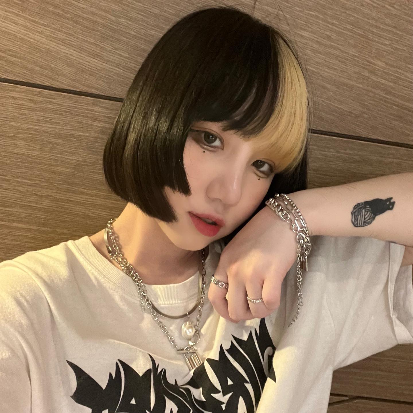 Hi💖
-WOONI 코드로 주문하시면 70% 할인 받고 구매하실수 있어요‼️
-If you order with WOONI code, you can buy it at a 70% discount‼️