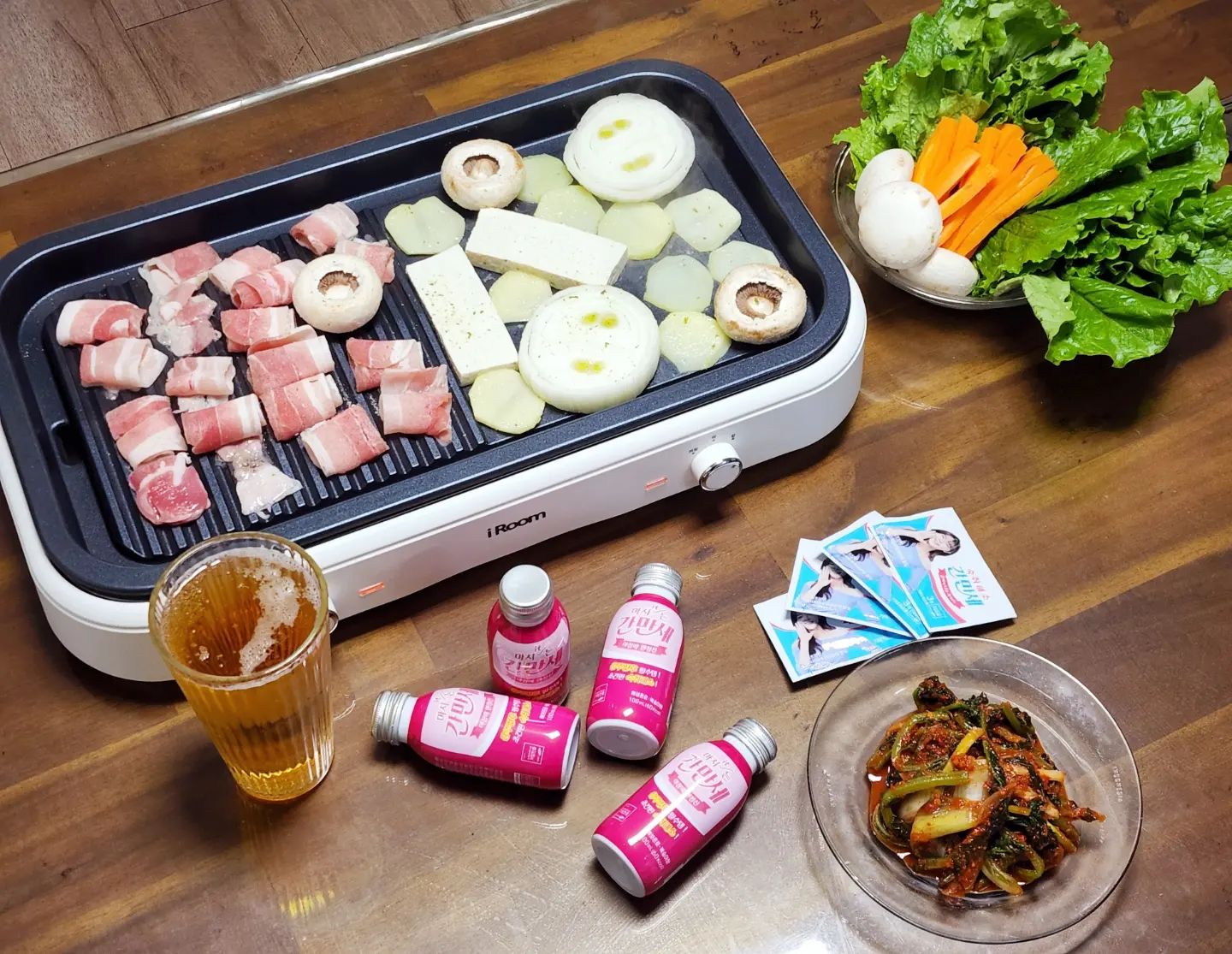#제품협찬 받아서 만나본 #설인아숙취음료 #간만세 gan_manse
밖에 나갈일도 잘 없다가 오랜만에 반가운 언니들 만난날
약속장소 나가기 전에 가볍게 #약국숙취해소제 한포 톡!
신랑을 위해서도 가볍게 먹을 수 있게 한병 슥~
해장국은 잘 못끓여줘도 센스있게 편하게 챙겨주는 #숙취해소법

밀크씨슬이랑 한방재료로 만들어서 간도 챙기고 숙취해소도 챙기는 간편한 방법!인정!

먹기 불편한 맛도 아니라서 물한잔이랑 같이 꿀꺽하면 되는 환도 좋았고
복숭아맛이라 거부감도 없어서 편하당

아침부터 굳이 번거롭게 편의점을 찾아가지 않아도 마켓컬리에서 한 개만 구입해도 당일발송되니
간편하하면서도 편의점보다 싸게 온라인으로 사는게 꿀이네!

마침 봄맞이 이벤트 진행중이라
간만세환 2+2 
간만세 음료는 2+1
그리고 간만세 구매 후에 리뷰 작성하면 100% 네이버페이 지급하는 이벤트까지 진행중이니
가장 저렵하게 구입하는 방법 놓치지 마시길!
#설인아 #숙취해소제 궁금한 분들 얼른 고고!
https://smartstore.naver.com/ganmanse

#숙취해소음료 #숙취환 #숙취
#숙취음료 #간만세 #먹어보면간만세  #설인아숙취해소제 #설인아
#여심저격  #술빨리깨는법 #숙취해소 #캠핑필수템 #젊다고방심하면주량훅간다