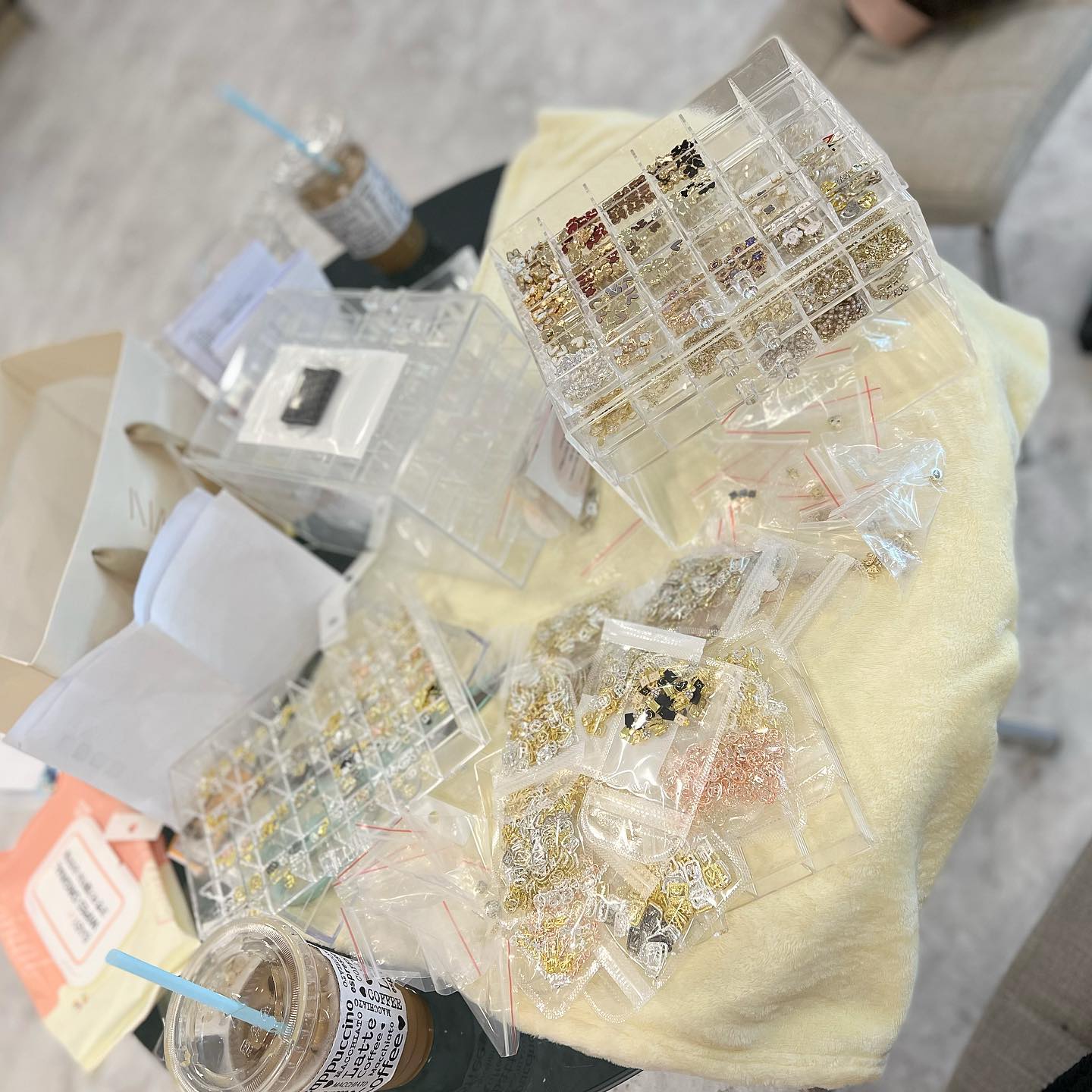 명품파츠 종류별 대량입고❣️
이달의 아트랑 연장이벤트 준비중!
그녀는 오늘도 불량 분리작업을 합니다...
#지켜주지못해미안해