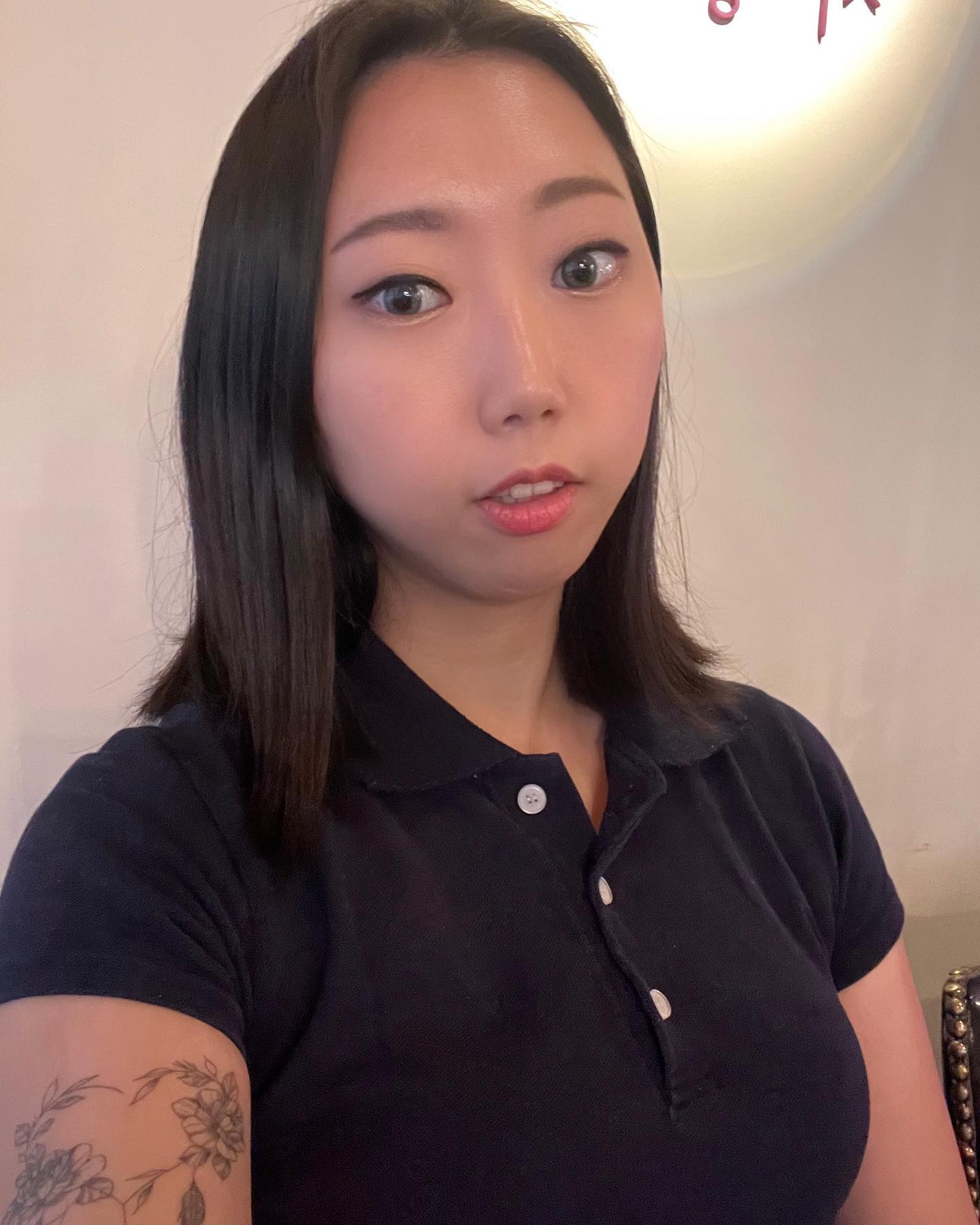 생일은 비록 지났지만 행복해서 게시물 올리기❣️

내 카드지갑보고 기겁하며 버리라고 했는데 드디어 버린다 ㅋㅋㅋㅋㅋ

짱구카드지갑인데 애착때문에 못버렸는데 카드지갑 생일 선물로 줘버려서 바꿔버림 키키키 이쁘게 잘쓰도록 할게용 고마워용❤️❤️❤️❤️❤️

동대문 카카오 매장에서 즉석으로 사준 시계 알람도 쌉가능 졸귀다🥺
이거랑 시리얼볼도 줬는데
그건 사진을 못찍었네 🥺🥺🥺
나중에 게시물에 올려야딩

동생이 나 입생로랑 좋아하는거 알구
립 선물해줌 개감동 잘쓸게🥹🥹
너무 마음에 드는데 잘 못쓰겠어
너무 이뻐서🥺🥺🥺🥺

생일 축하해줘서 다들 감사해요❤️

#생일 #생일선물 #내생일 #기분좋아 #루이가또즈지갑 #카드지갑 
#루이가또즈카드지갑 #카카오시계 
#카카오프렌즈죠르디시계 #입생로랑 #입생로랑컬러밤 #기념일 
#기념일선물 #기념일사진 
#셀카 #셀피 #selfie #일상 #소통 #instadaily #일상스타그램 #일상그램 #데일리그램 #오늘 #데일리 
#선팔 #맞팔 #선팔맞팔 #소통환영