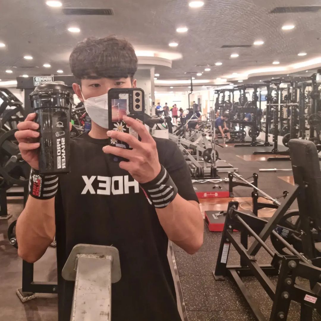 봉관 on Instagram: “#협찬 #프로쉐이커 🔳PRO SHAKER 락앤락 프로쉐이커 운동할때 필수품! 매력있는 다용도 쉐이커 통 추천드려요! . . 쉽고 간편한 원터치 마개 , 손쉬운 쉐이킹 전용 믹서 까지