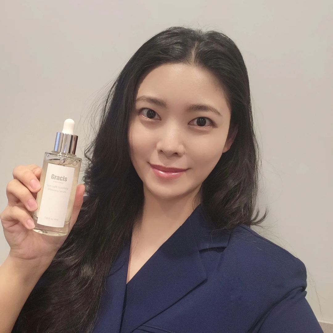 권사랑👸 송파필라테스 스튜디오 원장 on Instagram: “#광고 플라스틱이 아닌 유리용기에 담긴 그라시스 스팟라이트황금세럼을 써보았어용~! 이 제품은 한국피부과학연구원 시험결과 2주만