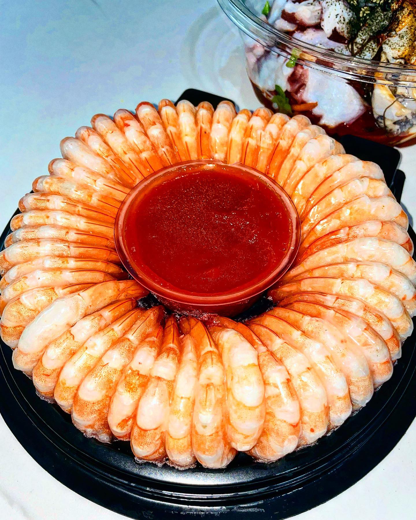 #오늘회제공

이제 오늘회에서 초당옥수수까지 등장했다.
크기도 크고 일단 너무 맛있음 🫢
초당옥수수의 특유한 식감 (아삭아삭)
초당옥수수는 생으로 먹는게 특징이지만 조금 익혀 따뜻하게 막어도 너무 맛있다👍
싱싱한 물회랑 칵테일 쉬림프링
가성비 넘치는 조합👏
.
.
.
#오늘회 #오늘회자랑 #오늘회상품제휴 #instagood #instadaily #followforfollowback #followｍe #selfie #먹스타그램 #셀피  #fff #좋반 #좋반테러 #좋아요반사 #좋아요 #likeforlikes #likeforfollow #좋아요테러 #맞팔 #f４f #lfl #l4likes #일상 #daily #instagram #오오티디 #ootd #먹스타 #먹스타맞팔