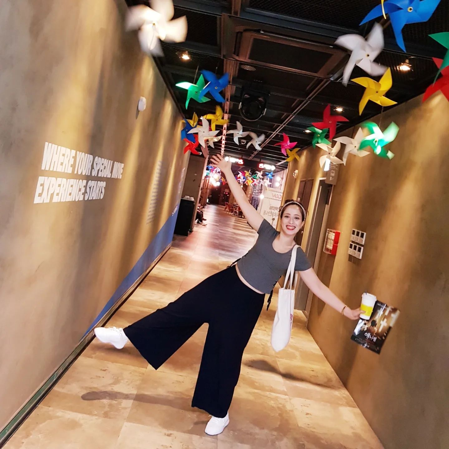Discomfort is the call to set yourself free ✨️ #freedom #shineyourlight #cheers #summertime #happy #moments #bleesing #thankful #exploring #discovering #reborn #newstart #mummyblogger #singlemom #وعي_بالذات #تحرير_المشاعر  #셀피 #협찬문의 #데일리 #외국인 #속초