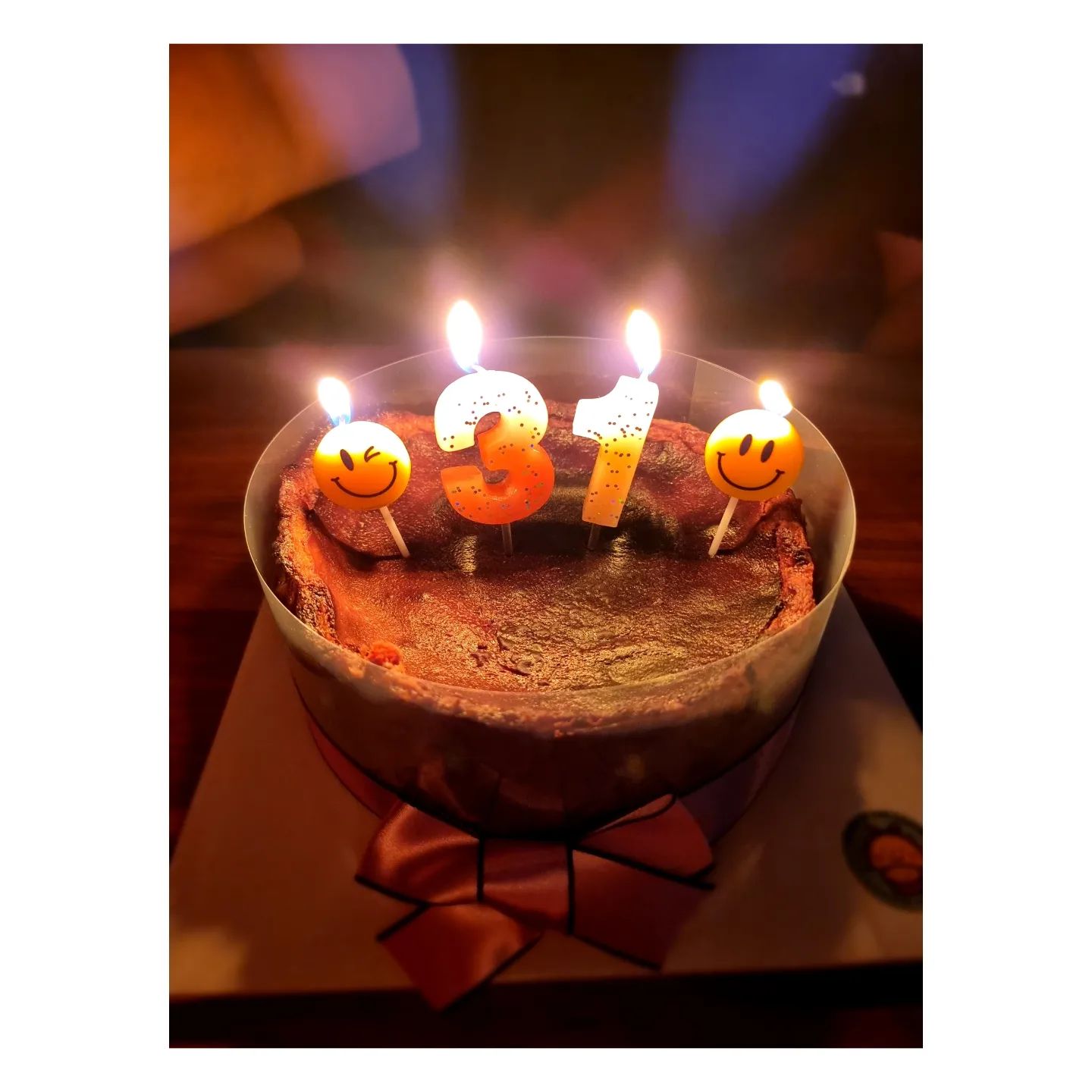 #이른생일파티
이제는 만으로해도 30대
베스킨라빈스31
넘나슬프지만

이지망은 해맑았고
케익은 맛잇고
초는 이뻣다

초 재활용 하고싶은데
써먹을때가 읎음ㅋㅋㅋㅋㅋ

#일상 #생일스타그램 #31살 #소통
이젠 젊줌마 아닌듯 하지만 #젊줌마
#운정 #케이크