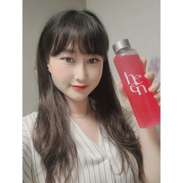 상화❤ on Instagram: "#광고 ✔️[히엔] 블루미&핑크미✔️ 바쁜하루에도 이너뷰티 꼭 챙겨야하죠! 빠르게 회복하고 수분보충과 활력을 한번에 주는 제품이에요! 물에 타서 맛있게 하루 한잔