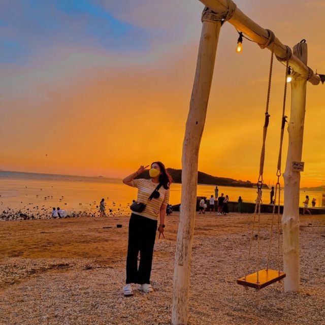 ●_❝ Tae Young ❞_● 태영 on Instagram: "#선재도뻘다방 노을조아 ~ 🌇 🏖"