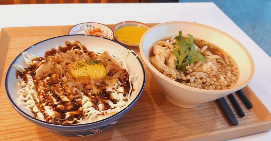 신불당 동경규동 🥘

맛있는 돈부리  오꼬나미규타마동 👍

오꼬노미  야끼가  생각날때!
규동이  듬뿍들어간  오꼬나미규타마동은  여기로 !

#오꼬나미규타마동  #오꼬나미야끼 #돈부리맛집 #가츠동맛집천안 #신불당식당 #규동맛집