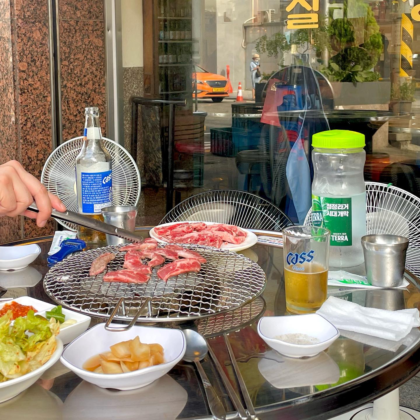 #석촌호수 #드럼통참숯석쇠구이 

🔥 야외에서 갈비살과 함께 맥주 뿌시기!
치원한 열무국수까지 ..❣

⚡갈비살_15,000원
⚡열무국수_6,000원

#송파맛집 #잠실맛집 #야장 #맥주 #맛집