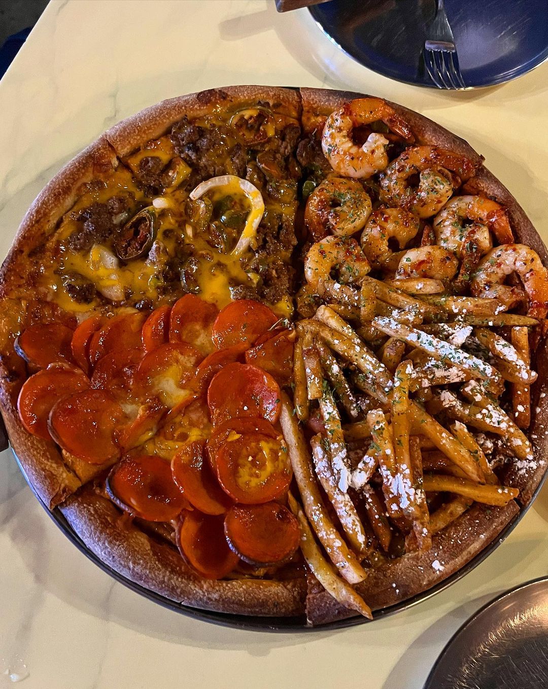 오늘의 먹킷리스트 on Instagram: “종로 힙한 피자맛집 #백스트리트피자 여러분 🐷-하! 돼랑돼랑이 또 먹고와서 바로 소개해드립니다😊 제가 요즘 먹스타하면서 맛있는 집만 찾아다니는 재