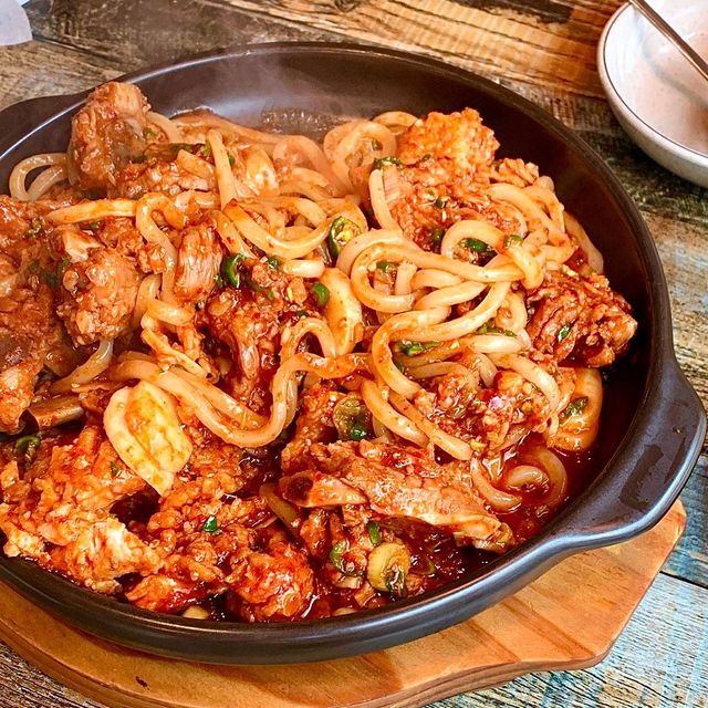 오바메양 on Instagram: "#세종맛집 #조치원맛집 #누룽지갈비찜 안녕하세요🕺 오늘 소개해드릴 맛집은 #갈비가좋아 입니다!! 정말 신기한 누룽지갈비찜인데요??!! #누룽지 와 매콤한 #갈비찜 의
