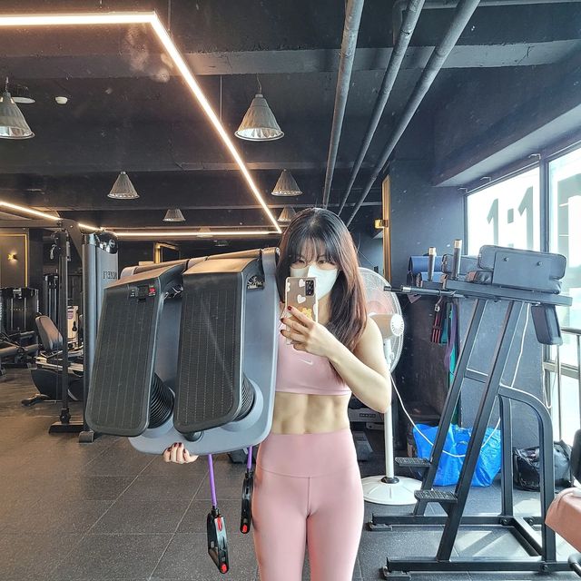 비비 on Instagram: "#광고 새벽🅱️🅱️ 펌프맥스 스탭퍼와 함께 #3일전목운완🤣 또 오랜만에 왔지🅱️🙈 면목이 없지🅱️🤲(3대요 슨생님) 피드는 안올렸지만 일주일에 짧게는 1일 많게