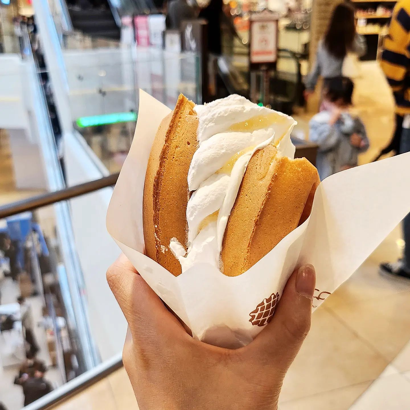 역시 와플은 너무 맛있네요!
내용물이 그득그득한게 정말 좋았습니다☺️

#먹스타맞팔 #먹스타그램 #먹스타 #먹팔맞팔 #먹팔 #먹팔환영 #먹팔해요 #고양스타필드 #뚱와플 #와플맛집 #베태랑사장님 #친절