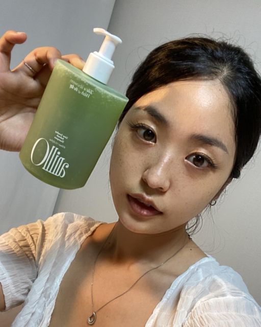 @yustina_no.1 on Instagram: "#제품제공 최근 들어 자외선이랑 땀 때문에 두피가 예민해져 머리카락이 후두둑..이러다가 머머리 될까 무서워 집에서도 두피케어 시작했습니다🧑🏼‍🦲🧑🏽‍