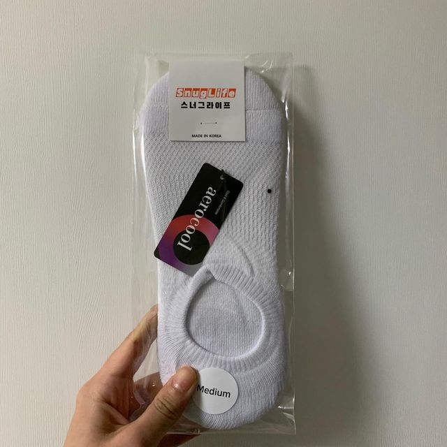 💉 on Instagram: "부드러운 촉감에 단단하게 발을 잡아주면서도 답답함 없이 편안한 스너그라이프의 구름양말 🤍 @snuglife__official #광고#페이크삭스#구름양말#발목양말#양말#스너그라이프#스