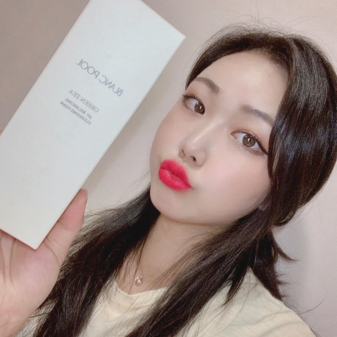  “[블랑풀 그린티 약산성 클렌징폼] 피부 속까지 깨끗해지는 폼클렌징. 약산성으로 피부 수분이 날아가지 않도록 잡아주어…”