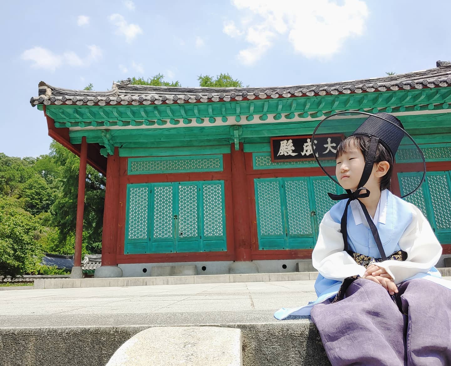 In Jeonju
.
#전주 #한옥마을 #아들스타그램 #한복