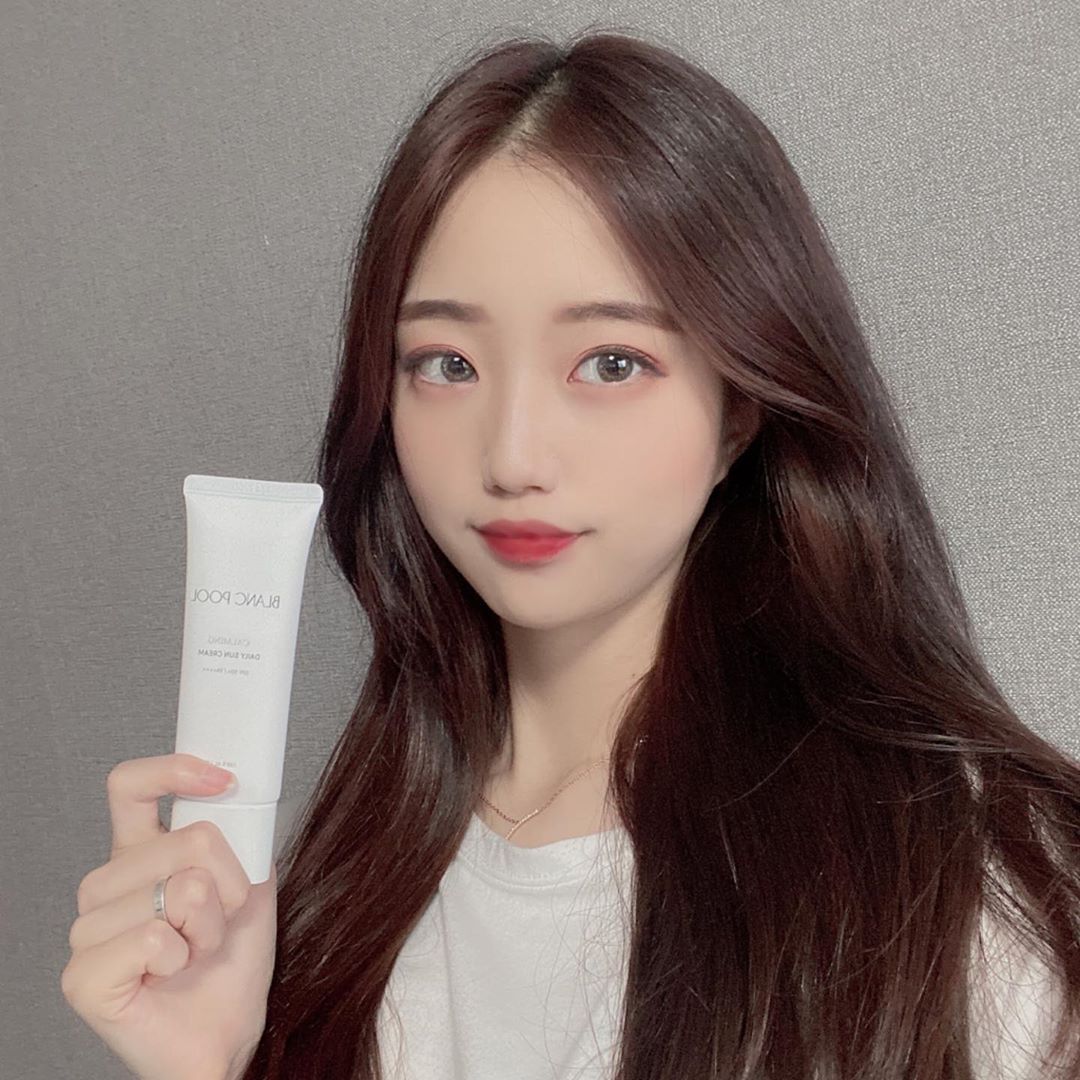  “내 인생 썬크림 발견🤩‼️ 백탁없이 바르면 자연스럽게  피부톤업까지 되는데 촉촉하기까지ㅠㅠ❤️ 끈적이는 느낌을 너무…”