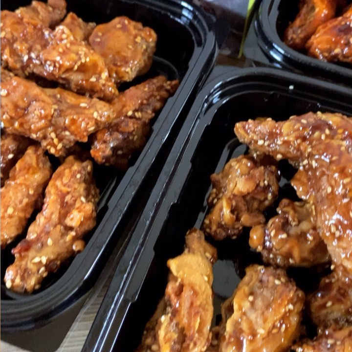 예나 on Instagram: “치킨은 따뜻해야 맛있을줄 알았는데 아이스 치킨으로 차가워도 맛있느