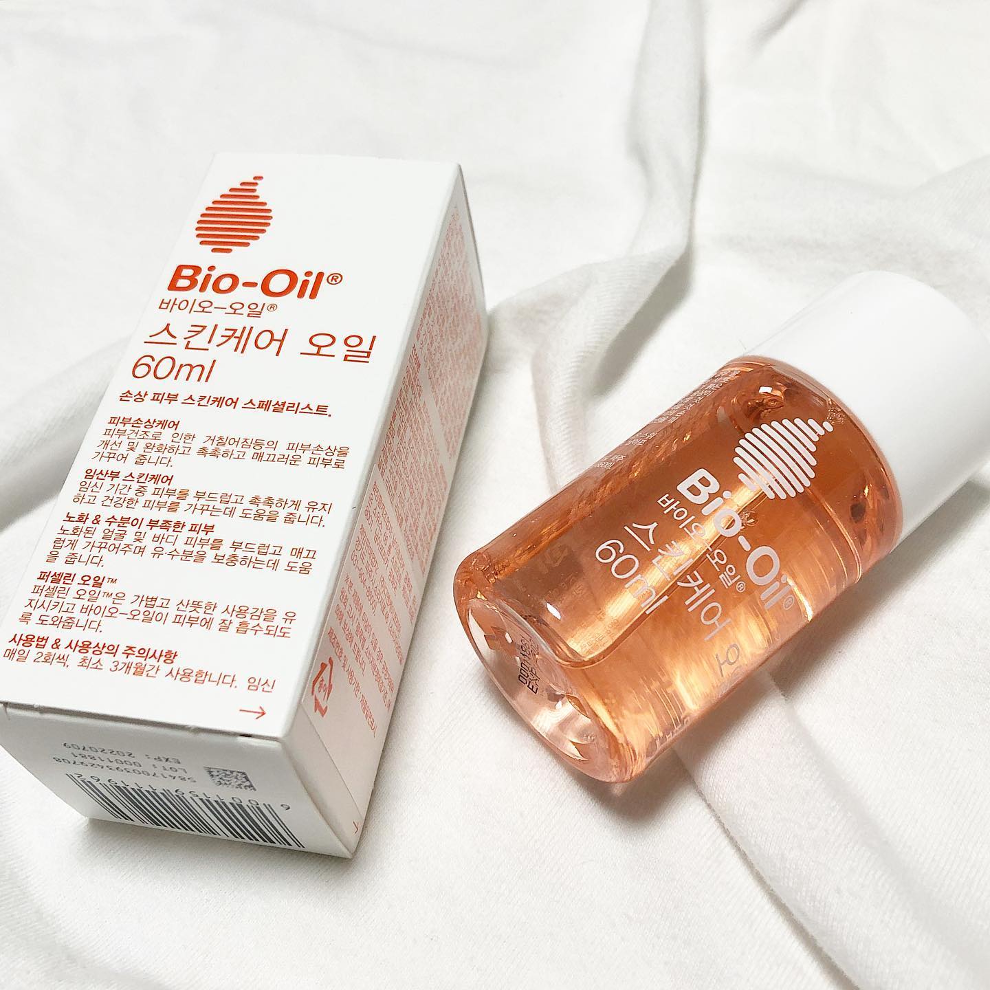 마스크를 오랜 시간 착용하다보면 피부가 건조하고 거칠어지면서 피부가 손상되는게 느껴지는데
_
비타민 A,E 성분이 손상된 피부를 개선시켜주고
_
피부가 민감하면서 지복합성이라 볼은 건조해도 T존부위는 유분이 많아서 오일제품을 사용할땐 트러블 걱정에 사용하지 못했는데 
_
이제품은 논코메도제닉 테스트를 거쳐 완료해서 나온 제품이라 모공을 막지 않아서 트러블 걱정없이 사용할수 있었어요 ☺️👏
_
_
_

#제품제공 #파우더룸 #파우더룸이벤트 #스킨케어오일 #쓱싹오일 #바이오오일 #손상피부_리셋솔루션 #페이셜오일