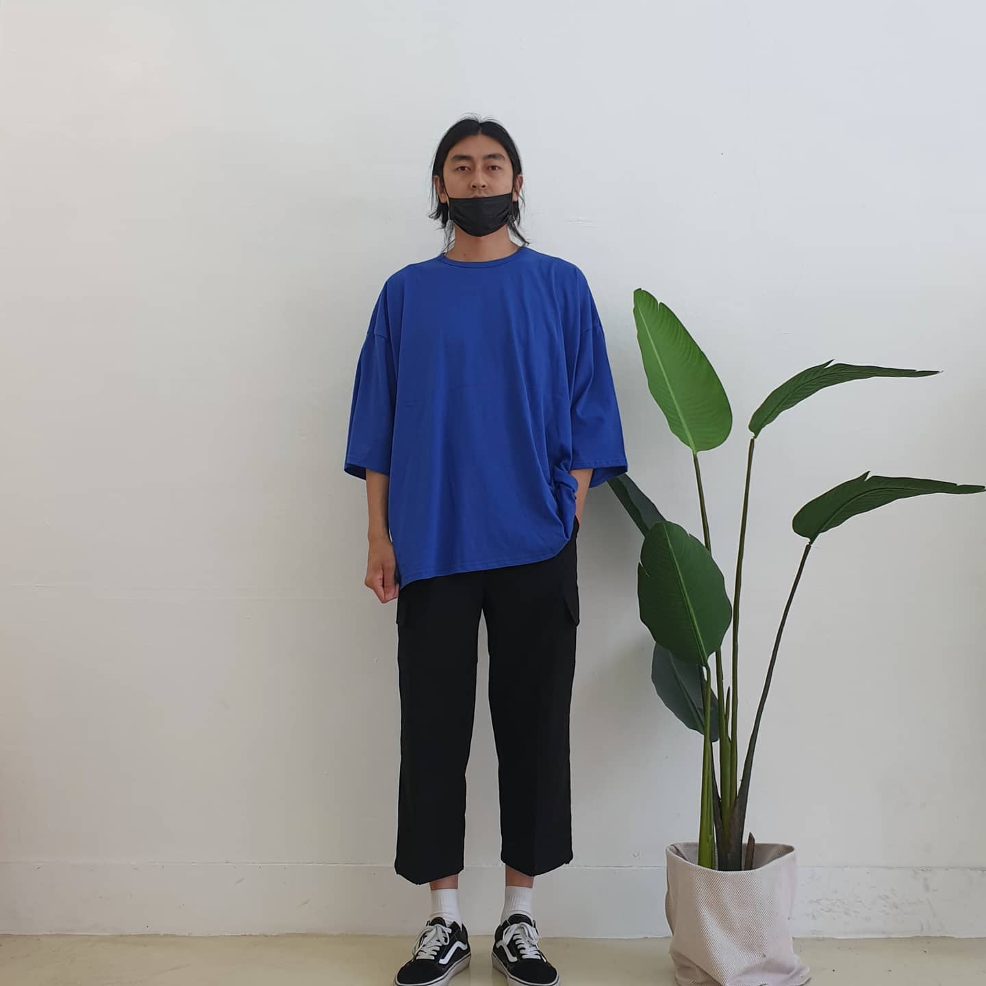 👀
.
요즘 내 교복🤨 
오버한 핏에 7부소매기장이 체형보정에도 좋은듯
.
.
.
여자들이 더울때 머리 올려 묶는 이유를 알겠다ㅋ
겁나시원하네👍
.
.
.
#오버핏티셔츠#머리끈#올림머리#ㅋㅋㅋㅋ