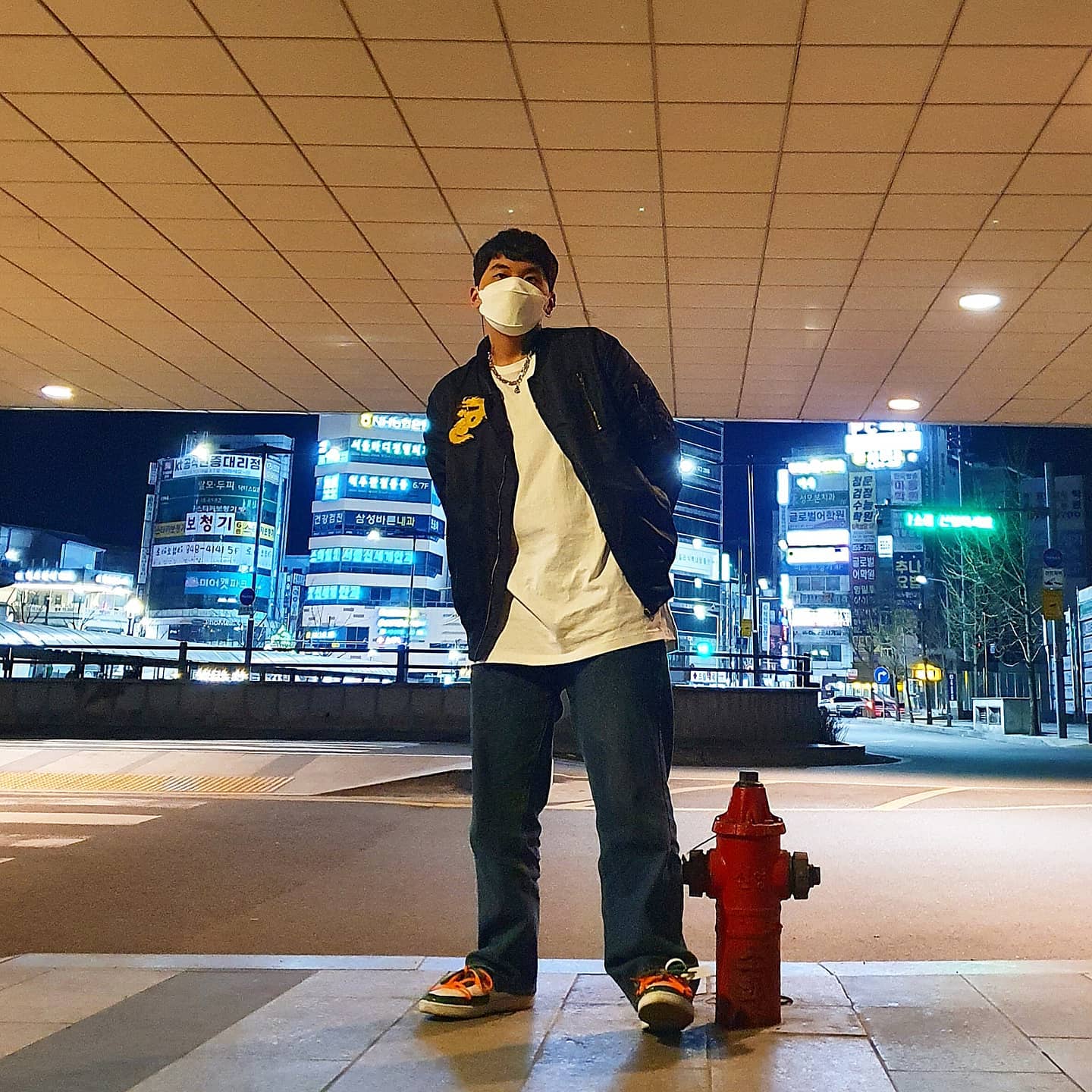 요즘 할 일이 너무 많아서
인스타 할 시간도 없다,,,😭
피드는 꾸준히 올리는데
소통을 못하고 있으니 죄송하다는 말 뿐이다,,,😭
할 일좀 다 처리하면 밀린 소통 하려고 한다,,,😭
그러니까 결론은,,,
우리 팔로워 여러분들 사랑한다❤
.
.
.
👕: #항공점퍼
👖: #와이드진
👟: #옾덩
.
.
.
#데일리룩 #와이드진코디 #남자캐주얼코디
#항공점퍼코디 #의정부역 #캐쥬얼패션
