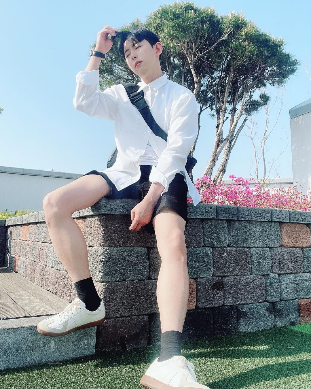  “#협찬 수제화 브랜드 코앤크릿 디자인👍 발도 편하고 데일리로 신기 좋은 신발 같아요!🥰 . . . . . . . . . . #남자스니커즈추천 #키높이스니커즈 #스니커즈브랜드 #커플신발추천 #독일군스니커즈 #스니커즈추천 #스니커즈코디 #신발스타그램…”