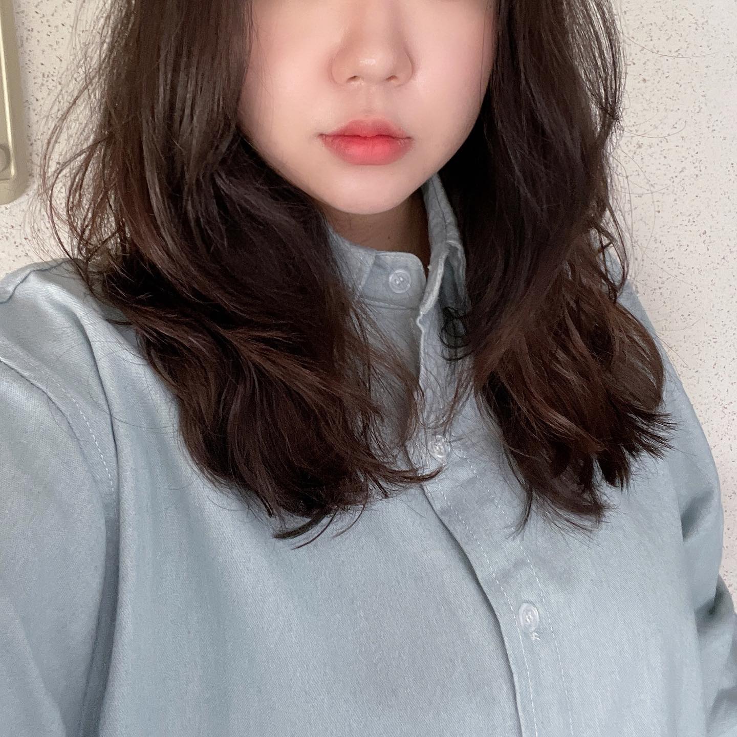 #오늘의쏠리 #블러셔해쏠 #입술발라쏠
.
.
☺️ #rmk #페일핑크 + #8호 맞나..?
.
💄 #부르주아 #베쥬아크로케 + #딘토 #108호
.
.
오늘 메이크업 맘에들어요! 요즘 rmk 4호 페일핑크를 자주 보이는 것 같아서 진짜 오랜만에 꺼내썻는데 역시 베스트셀러인 이유가 있는걸 또 느낍니다ㅎㅎ
