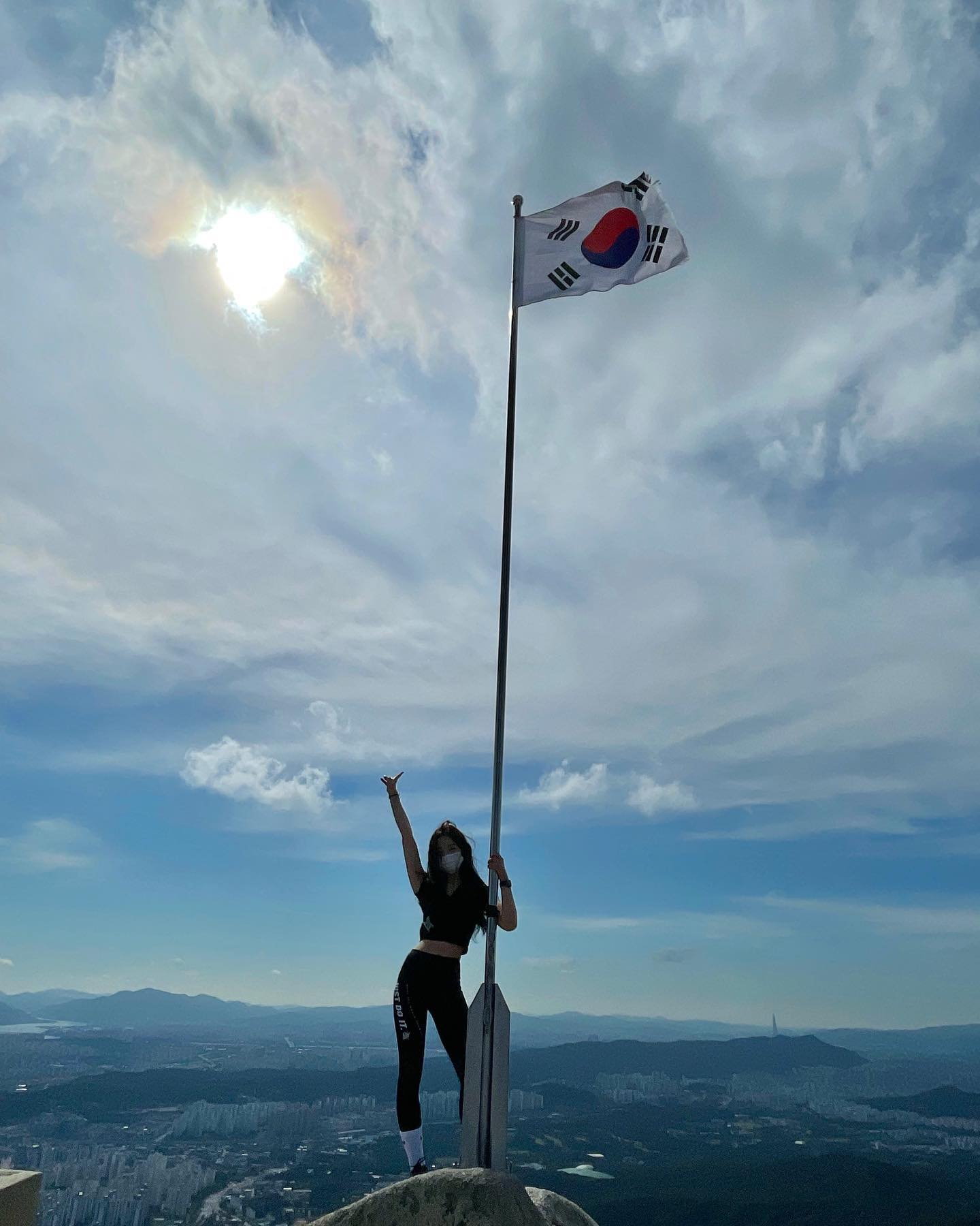 요즘은 등산이 너~~무 좋더라구요❤️‍🔥
#등린이 #불암산 강추합니당 🧚🏻🧚🏻
.
.
.
.

.
.
.
.

#어른 #퇴근하고싶다 #등산 #등린이 #원주가볼만한곳 #분위기 #산  #여행 #휴무  #일상스타그램 #소통스타그램 #좋아요 #선팔하면맞팔가요 #맞팔100 #맞팔환영 #좋반 #좋아요반사 #소통해요 #좋반환영 #등산복패션 #등산하는여자 #등산스타그램 #풍경 #금요팅 #레깅스코디