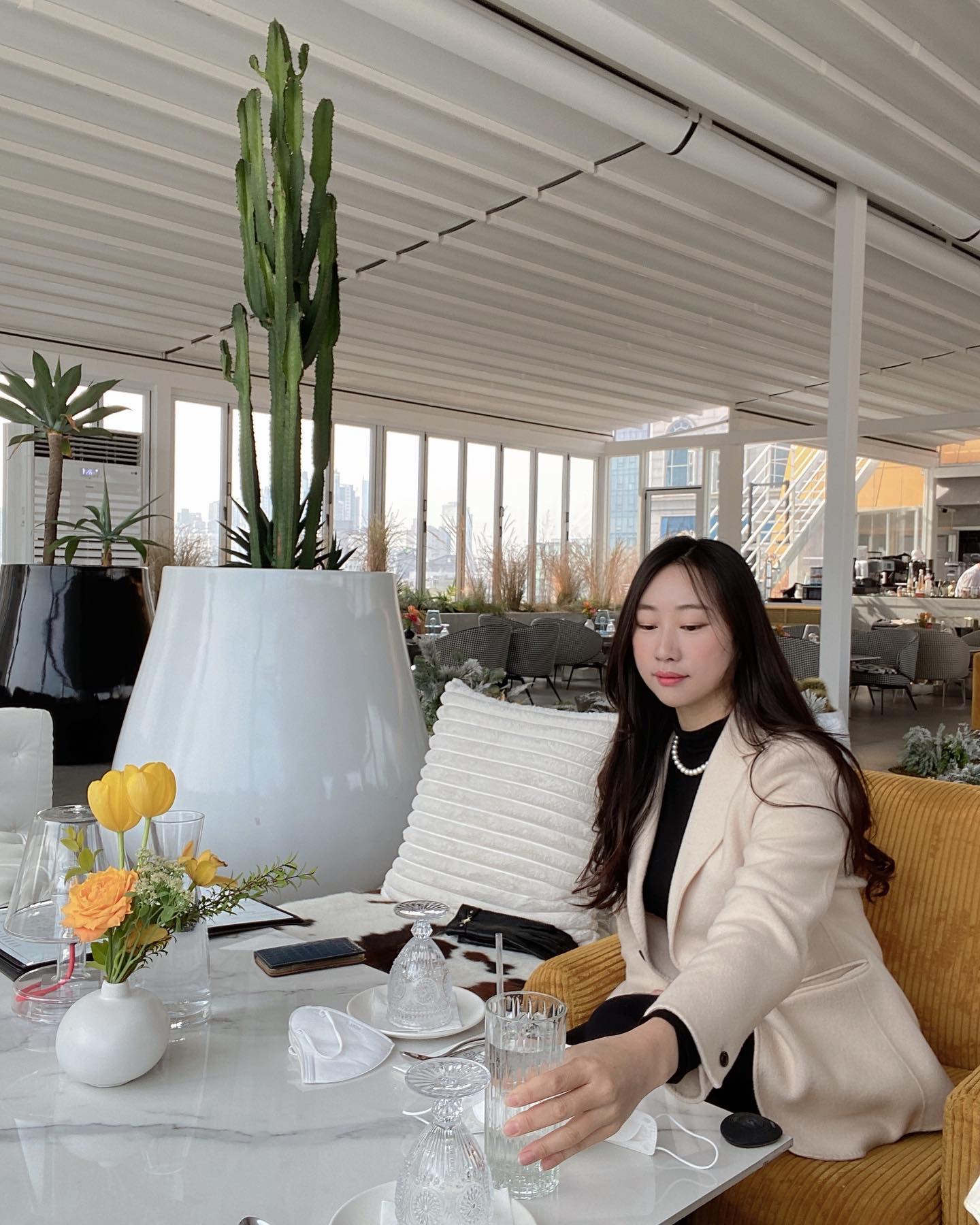 너무 이쁜 루프탑❤️🥰
.
언니 덕분에 힐링🌿
안횬 생일파티 주간✨
오랜만에 노니깐 더 재밌다😍
.
.
#HBD #청담맛집 #청담카페
#청담핫플 #파크913 #루프탑