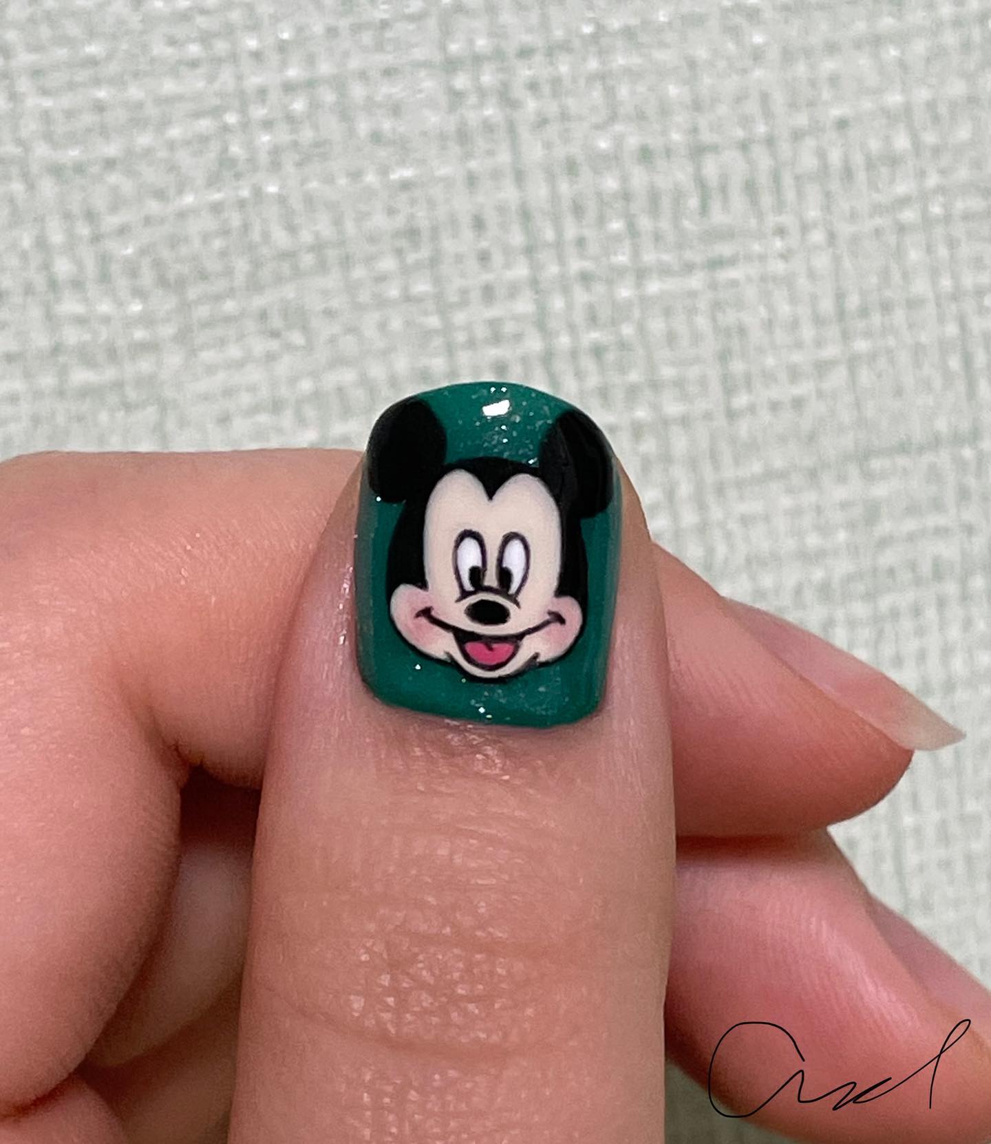 🖤mickey mouse❤️

#셀프네일 #셀프네일러 #네일스타그램 #학생네일 #네일아트 #초록  #드로잉네일 #캐릭터네일 #독학 #greennails #green #selfnail #nailart #cutenails #drawing #mickeymouse