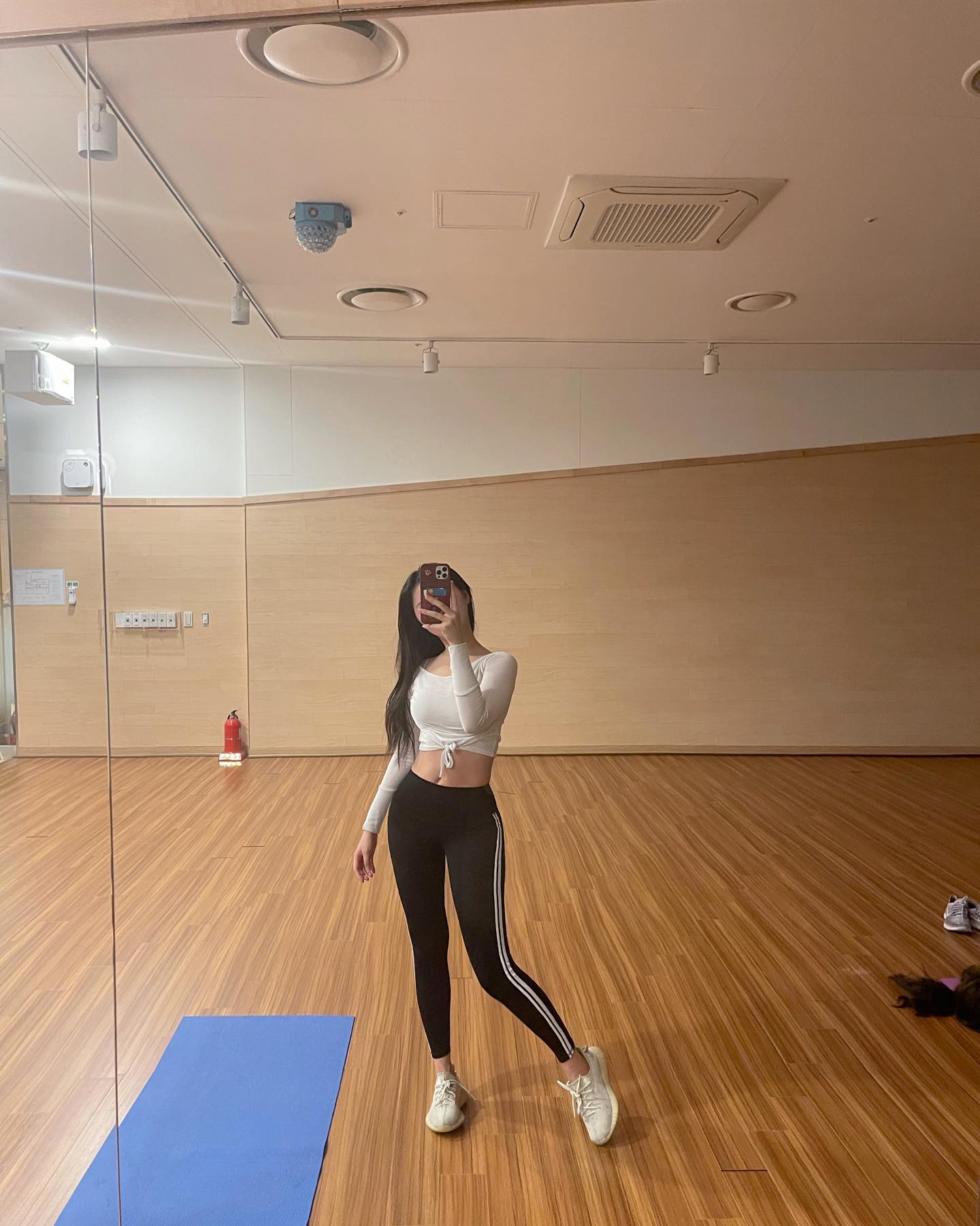연휴시작🥳💗

맛있는거 많이 먹구 푹 쉬구 먹은만큼 운동하겠어=_=
연휴에도 #복근지켜 …
설날에 나랑 운동 할사람?💪🏻

#등산#헬스#필라테스#요가#웨이트#헬린이#필라테스강사#workout#운동하는여자#바디프로필#연휴#2022
#다이어트#다이어터#식단#소통#운동소통#health