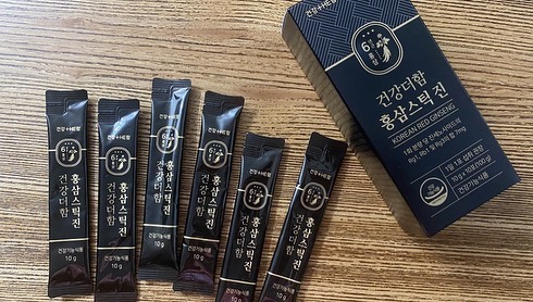 #협찬 

#부모님선물 로 좋은 #홍삼스틱 

100% 6년근홍삼으로 진한 #함소아건강더함 

저도 요즘 챙겨먹고있어요🤗 

#함소아 #홍삼스틱 #건겅더함