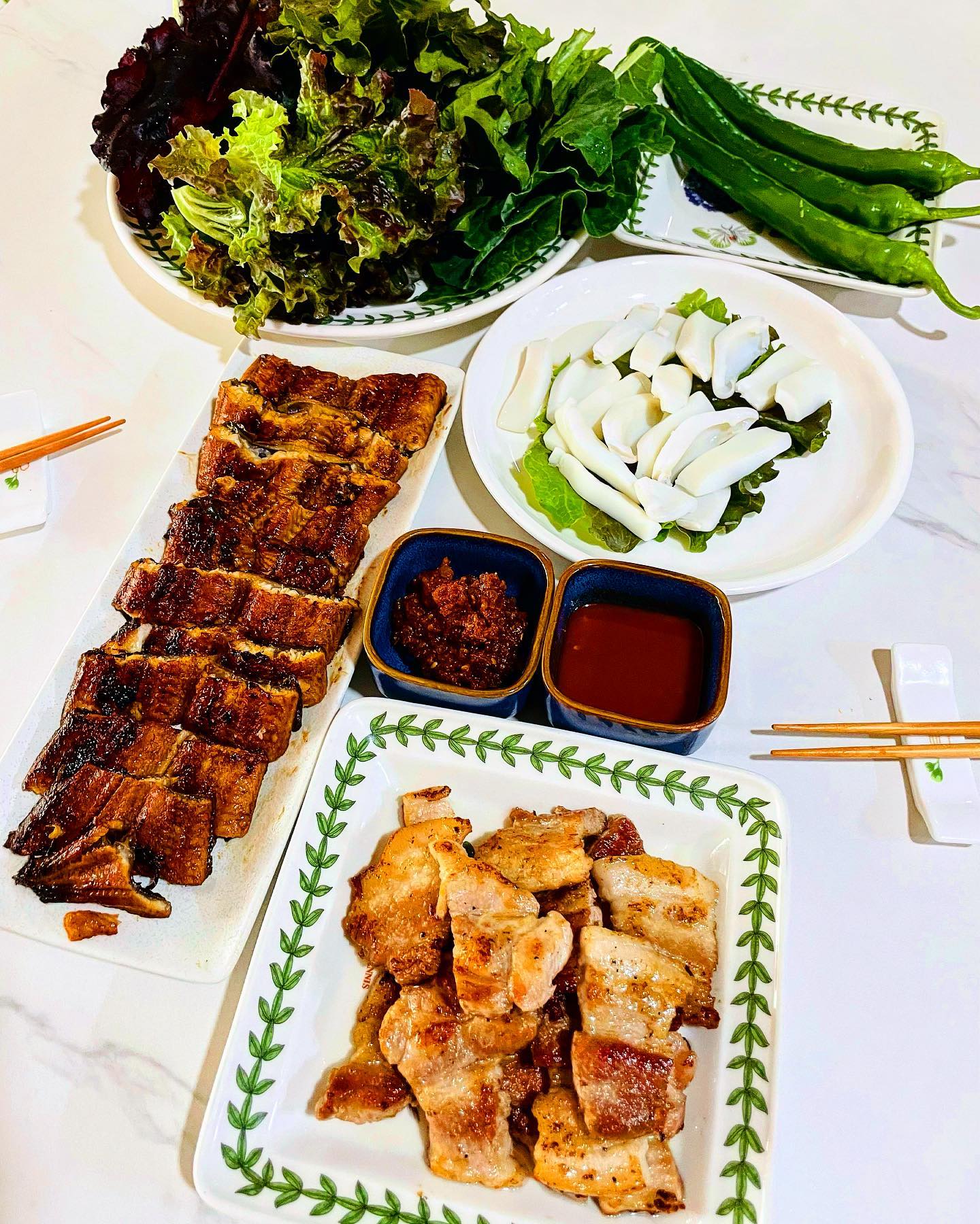 #오늘회제공 

요번 신상 간장양념 민물장어구이
가격대비 넘 싱싱하고 맛있었던 메뉴!
양념 맛있고 비린내 전혀 안남!
오늘회 단골이라면 꼭 추천하는 메뉴다.

두번째 살아있는 채 집으로 배송되는 전복. 죽으로 만들어 먹을 예정이였으나 싱싱해서 버터구이로 만들어 먹었다.

5월 이벤트 200g 삼겹살이 무료이니 놓치지 마세요 🫡❤️
.
.
.
#협찬 #회맛집 #오늘회자랑 #오늘회 #택배맛집 #배달맛집 #회배달 #먹스타그램 #장어맛집 #집밥 #먹스타 #foodie #likeforlikes #foodporn #foodstagram #foodblogger #먹스타소통 #먹스타그램🍴 #먹스타그램🐷 #좋반 #좋아요반사 #음식제공 #음식협찬 #fff #밀키트추천 #밀키트맛집 #불금 #좋아요 #likesforlike