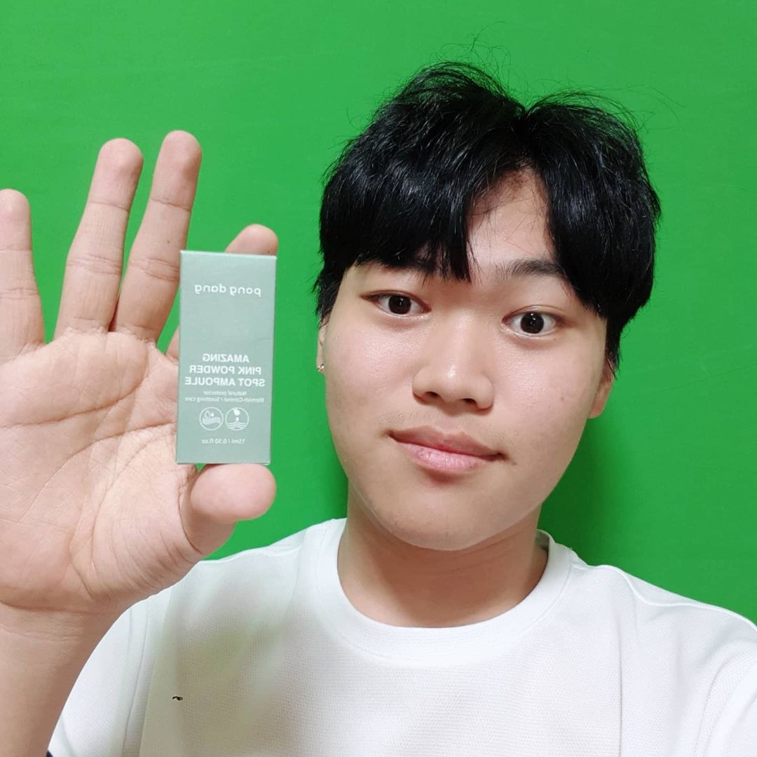 세한잉💜 on Instagram: “두번째 협찬❗ 퐁당 어메이징 핑크파우더 스팟 엠플입니다 트러블 생겼을때 빠르게 진정시켜주는 피부고민 해결용 스팟 엠플이에요 밑에 가라앉아있는 핑크색 가루