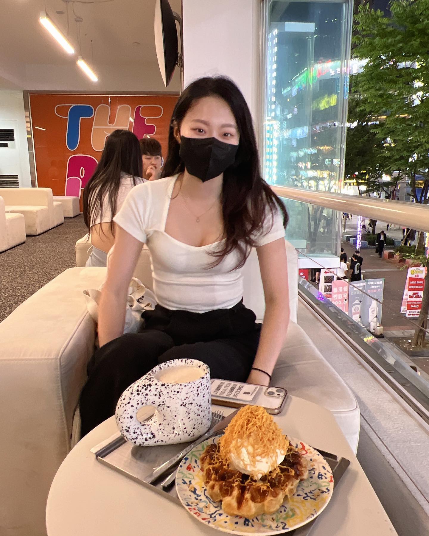 최애 브라운 치즈 크로플🧀
.
#더플레이스범계