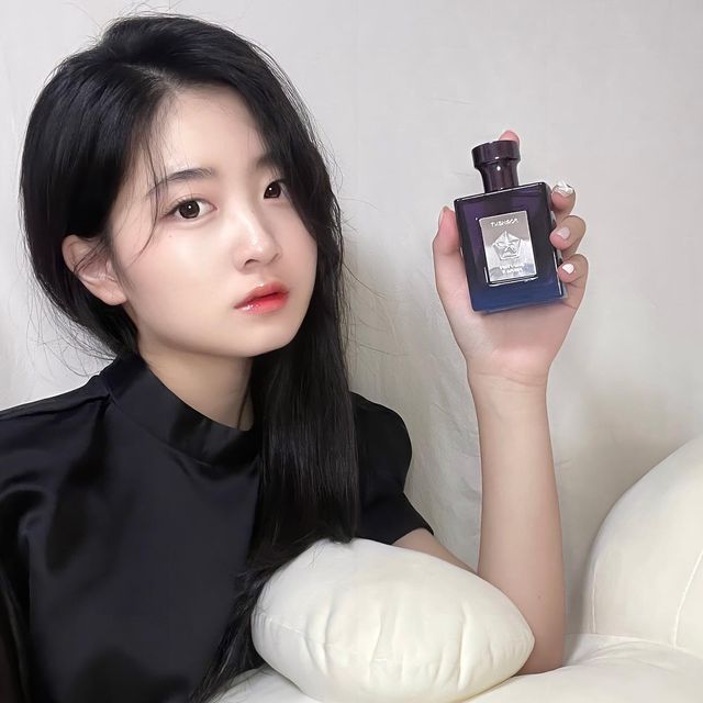 로운이네 on Instagram: "#광고 평소 은은하게 오래 지속되는 걸 좋아하는데 #포맨트 가 딱 그래서 자주 사용해주고 있어요오🪩💜 #포맨트#forment#ad#시그니처퍼퓸#강태오향수#코튼디
