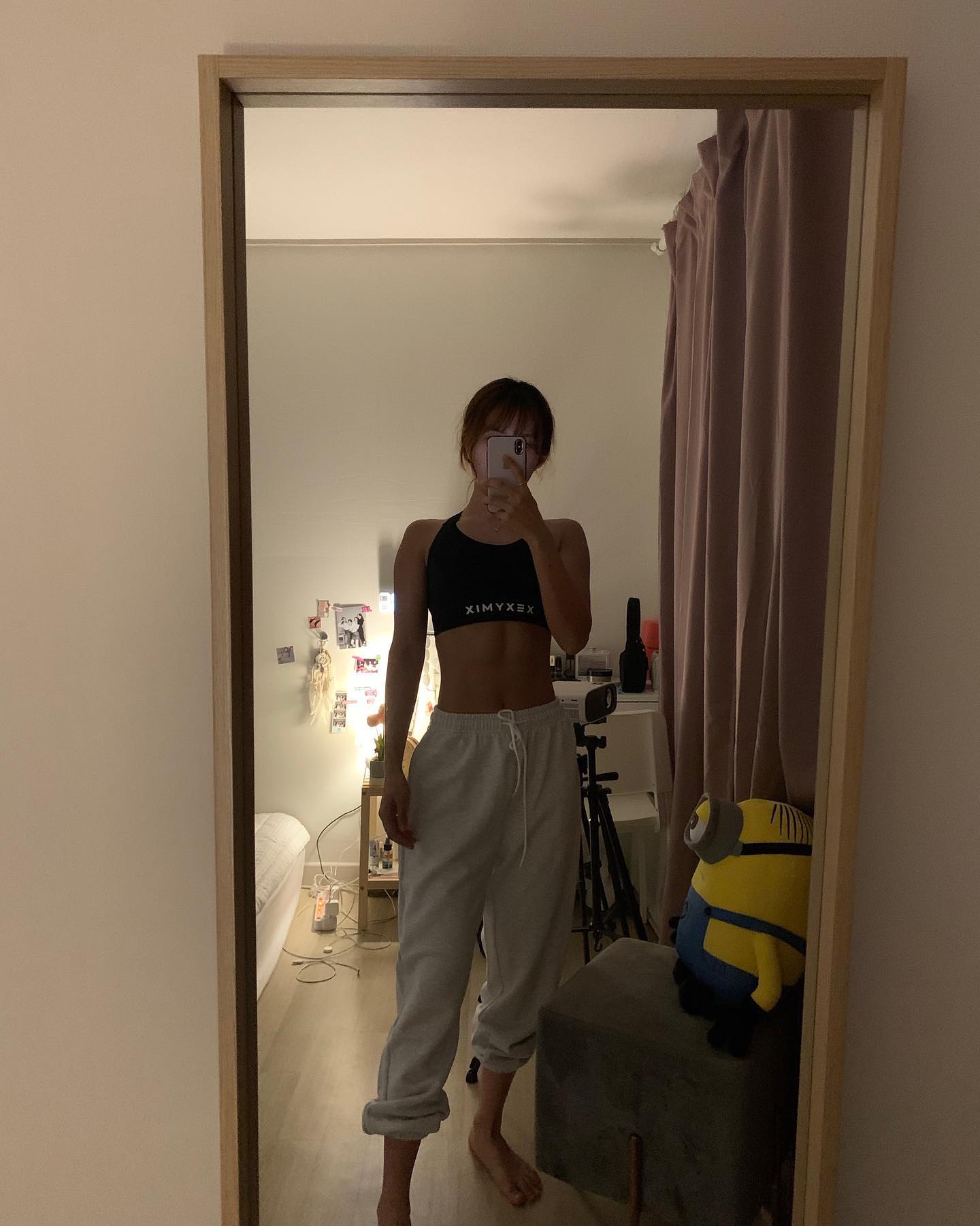 게시물 한달에 하나 올릴거 같아서
아무사진이나 들고 옴..🙄
요즘 넘 바쁘고, 정신없고, 피곤에 찌들어 살지만
그 와중에 소소한 행복으로 잘 버티는 중✨
다들 추위죠심, 감기죠심🤧
hyeree_b