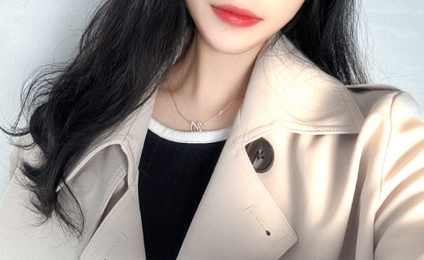 분명 얼굴 다 나오게 찍었는데 ….
아니 무슨 이건 립스틱 광고냐고 뭐냐고 ;