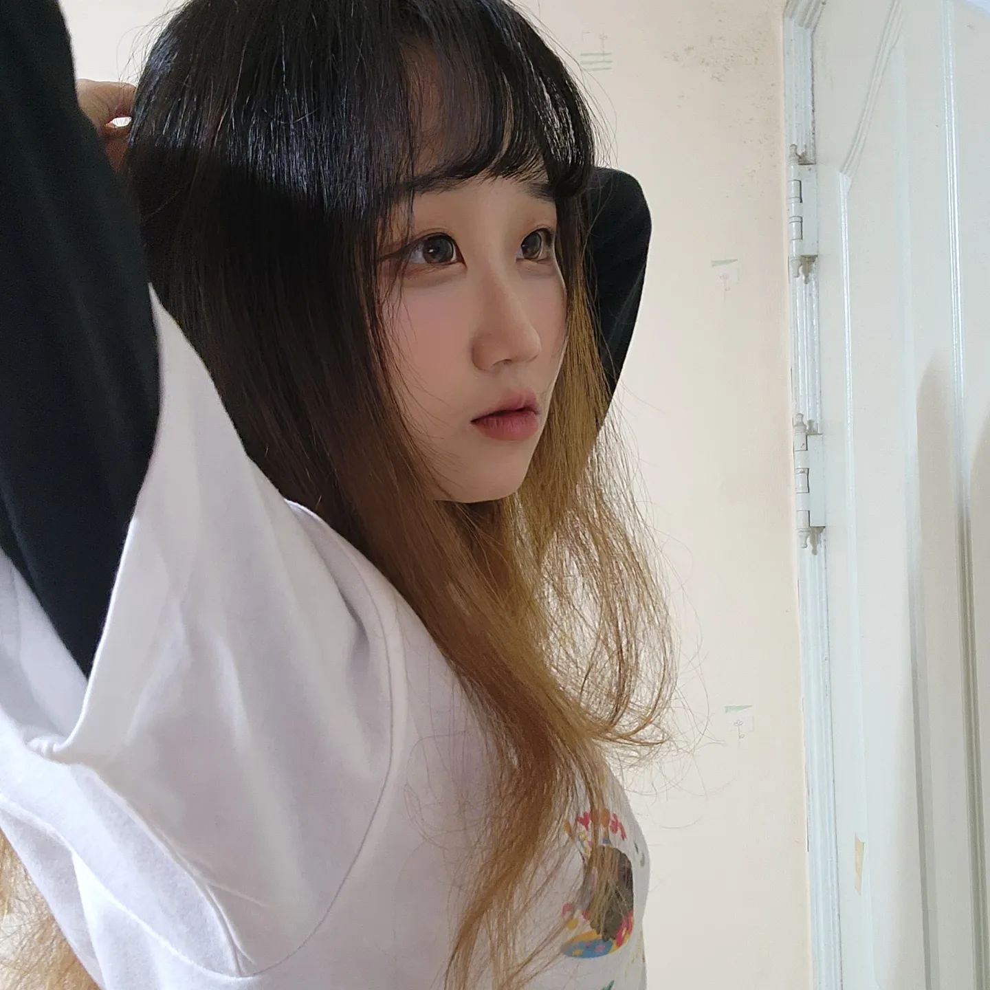최근에 찍은 레전더리 오브 사기 오브 말도안돼 오브 이게맞아 오브 3kg쪘어 오브 에바야 사진...

예상 댓글 : 컨셉질하지마 귀여운척하지마 예쁜척하지마

예상 댓글의 대댓글 : 쫄?

#좋아요반사#selfie#ootd#맞팔