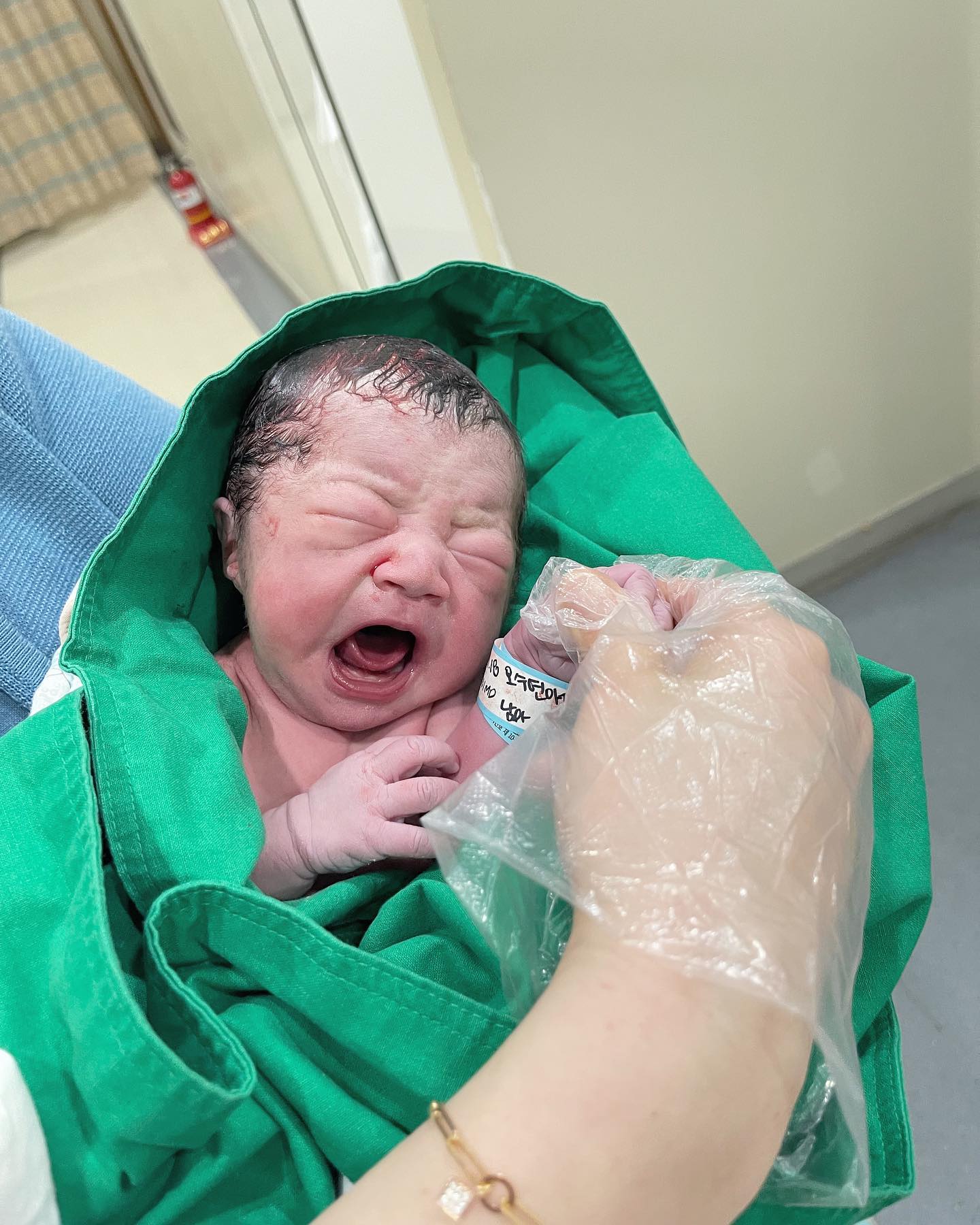 2023.01.18

반가워 나의 두번째아가 🧡
엄마 아빠 누나가 많이 사랑해줄게 👨‍👩‍👧‍👦

#이제진짜네식구