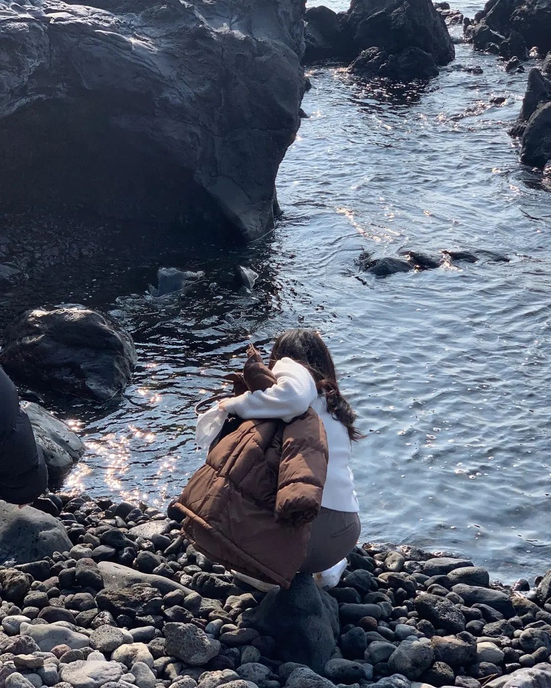 밥알을 꼭꼭 씹어야 단맛이 나듯
제주의 기억도 꼭꼭 씹어먹으니, 또 그것만의 맛이 있었다.

23년의 시작, 뭐 나쁘지 않을지도!