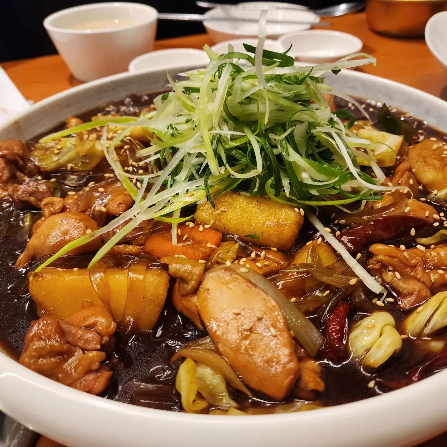 오랜만에 찜닭, 맛있는 
#백선당찜닭

한약재 맛 좋아~~~♡

#탄방동맛집 #둔산동맛집 #찜닭맛집