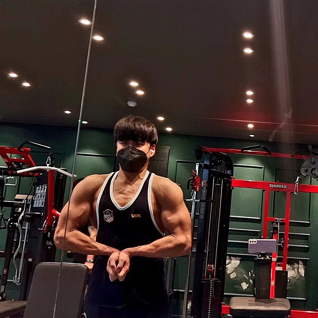 #오운완 #동네헬스장신천동점 
정답:얼굴 쥐어짜기😡
.
.
.
#운동일지 #운동기록 #운동소통 #운동하는남자 #운동하는여자 #운동스타그램 #헬스 #헬스타그램 #헬린이 #바디체크 #눈바디 #일상 #좋아요 #좋아요그램 #좋아요반사 #좋아요테러 #좋반 #좋반테러 #선팔 #선팔맞팔 #맞팔 #맞팔환영 #맞팔해요 #셀피 #셀스타 #사진 #사진스타그램