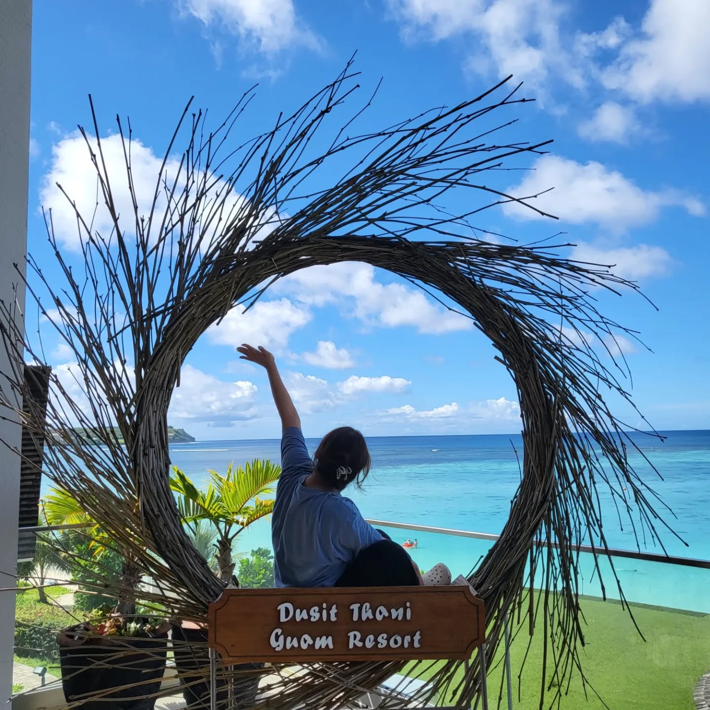 .
🌴 𝑰 𝑳𝑶𝑽𝑬 𝑮𝑼𝑨𝑴 _ 𝑫𝑨𝒀 𝟒 🌺
.
.
괌에서의 마지막 날✈
🏊‍♀️리조트 수영장 뿌셔뿌셔
왜 마지막날만 날씨가 좋은건지... 🌞
.
리조트 수영장 바로 옆 타시그릴에서
푸른 바다 보면서 괌 음식 로코모코 먹기🍴
.
잘 있어 괌... 언젠가 다시 갈게... 😎
.
.
.
#괌여행🌴 #괌맛집 #괌3박4일 #괌4일차 #두짓타니수영장 #괌수영장 #타시그릴 #로코모코 #괌로코모코