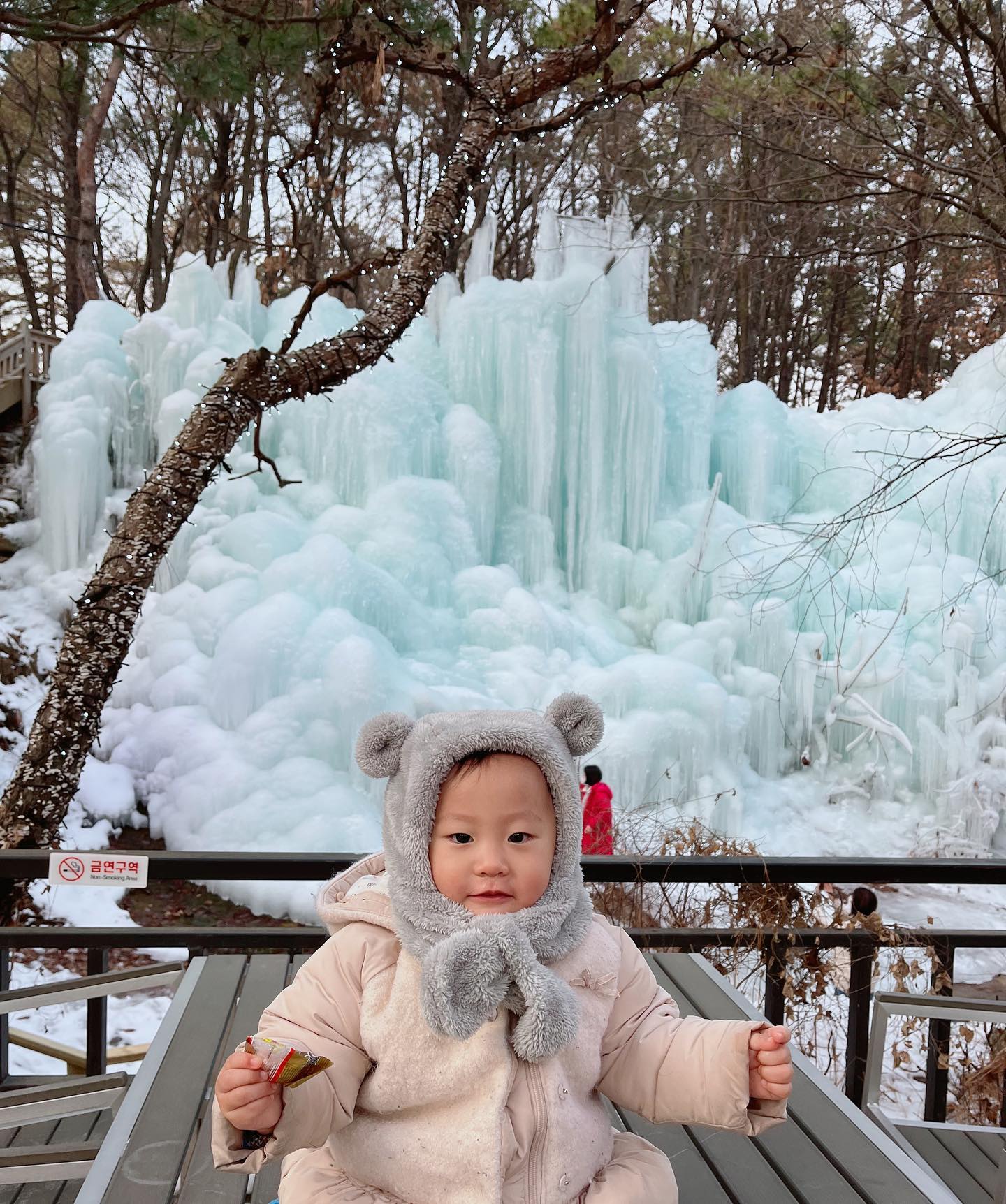 #달리온
#지난기록
예본이는 엘사 성 같다며 집에 안 간다나 뭐라나..
올해는 좀 부지런하게 기록해 보려 했더니
역시나.. 귀찮아...😭🥹