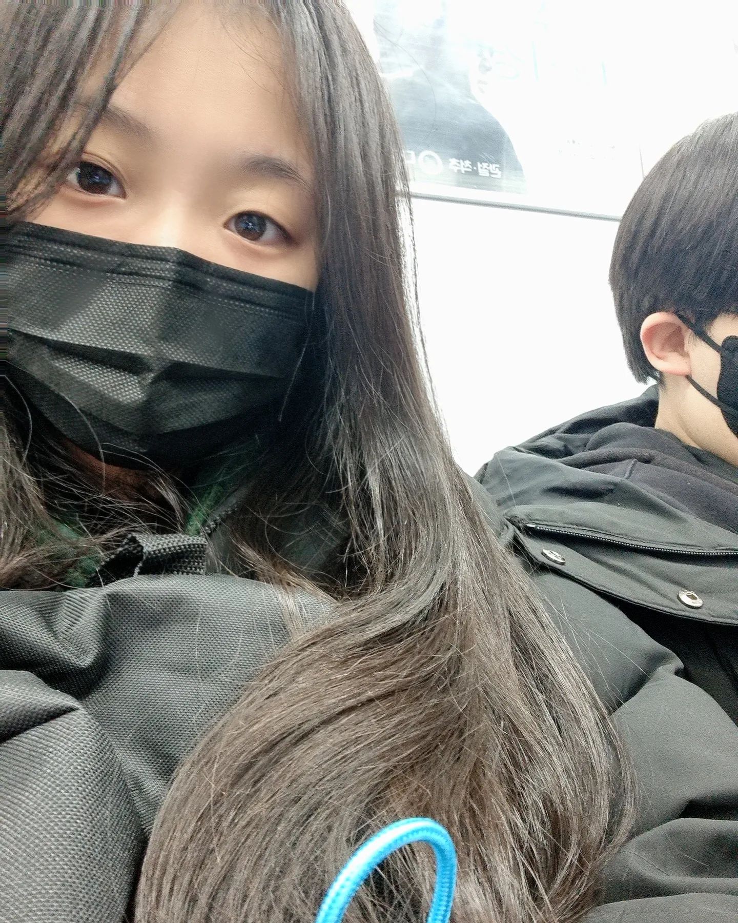 2023.01.19  친구 커플이랑 1박2일!!
친구 퇴근하고 저녁 늦게 모여서 노래부르고 영화보면서 야식먹기!!!
숙소가 복층에다가 노래방기계,빔프로젝터 등 시설이 너무 좋았당🥰 
#폴로관광호텔 #소래포구 #야식 #파티룸 #낙곱새 #치킨