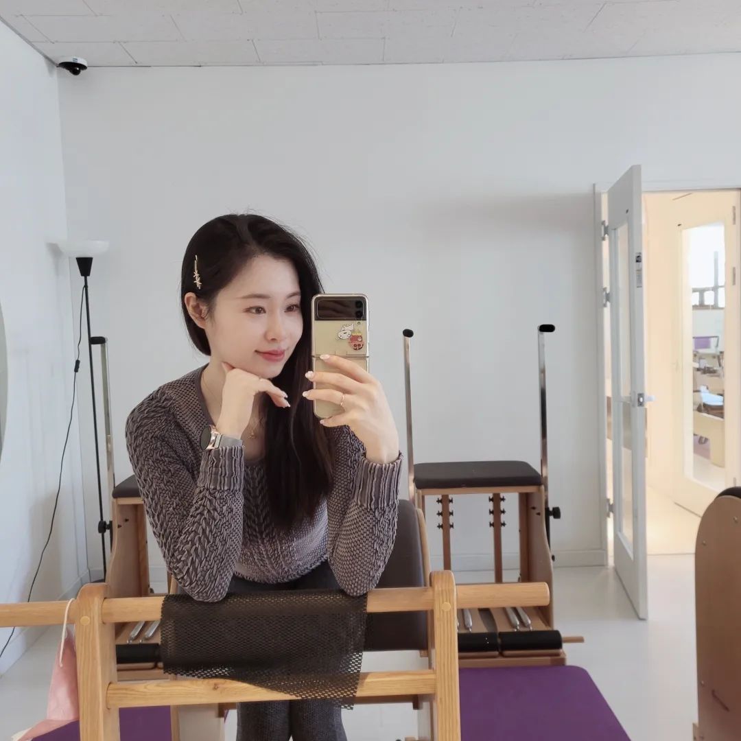 ⭐️

#2023 에는 좋은일만!
올거야💛💛💛💛💛

작년에는 감사하면서도
참 힘들었던것같다ㅋㅋㅋㅋ

역대최고 가게침수..
허리까지 물차고
12월 예약 풀인 상황에..🫠
잊을만하면 시련.

그래도 필라테스 수업할때는
회원님들이랑 좋은에너지만 
주고받으니 너무 행복하다

연말에 잘넘겼다
옆에서 도와준 언니오빠들,

일말고도 심리적으로 힘들었는데
내짝꿍김기사kkh_0718 
고마오💜