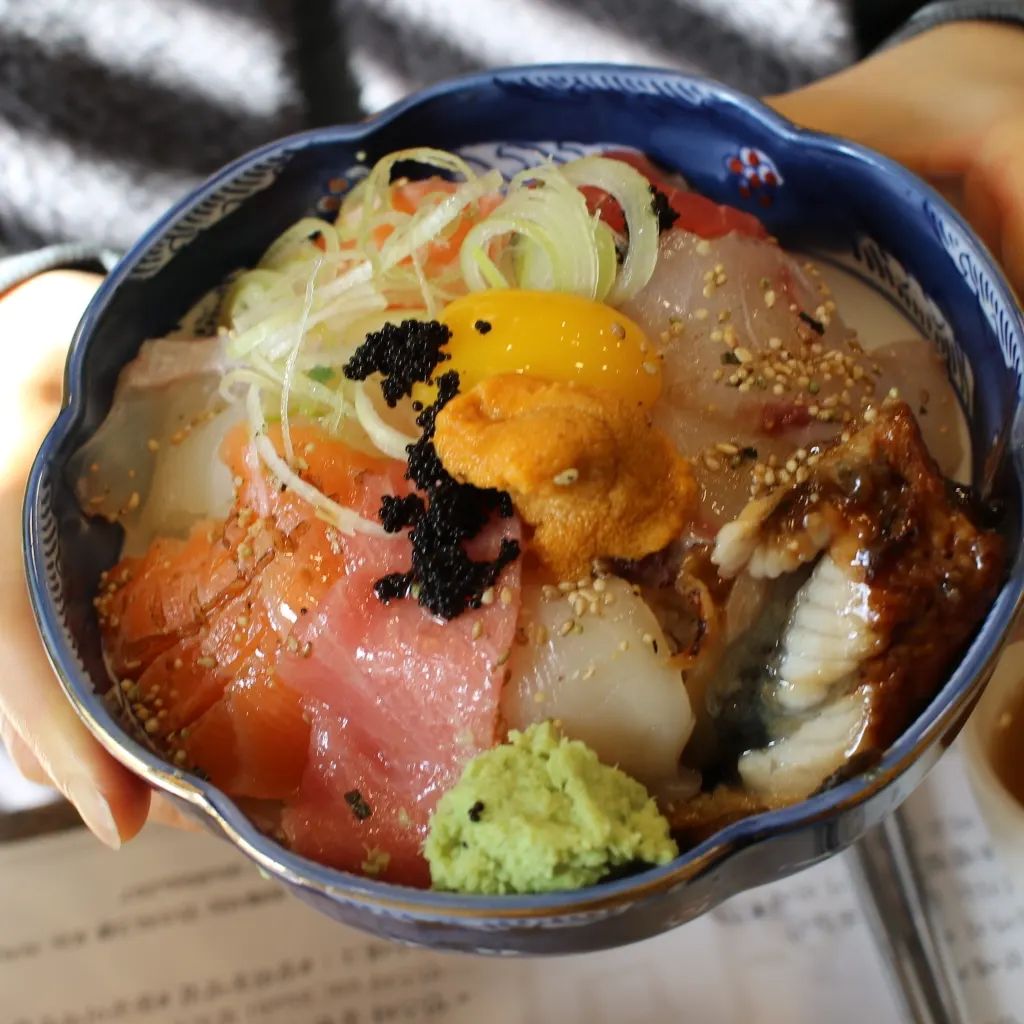 하루종일 전부치는 기름냄새 맡다보니 깔끔하고 쌈박한 카이센동과 초밥이 땡기는 설날 이브 #서울사람 #명절보내기 #장위동맛집 #돌곶이역맛집 #북서울꿈의숩맛집 #서민스시 #연휴점심