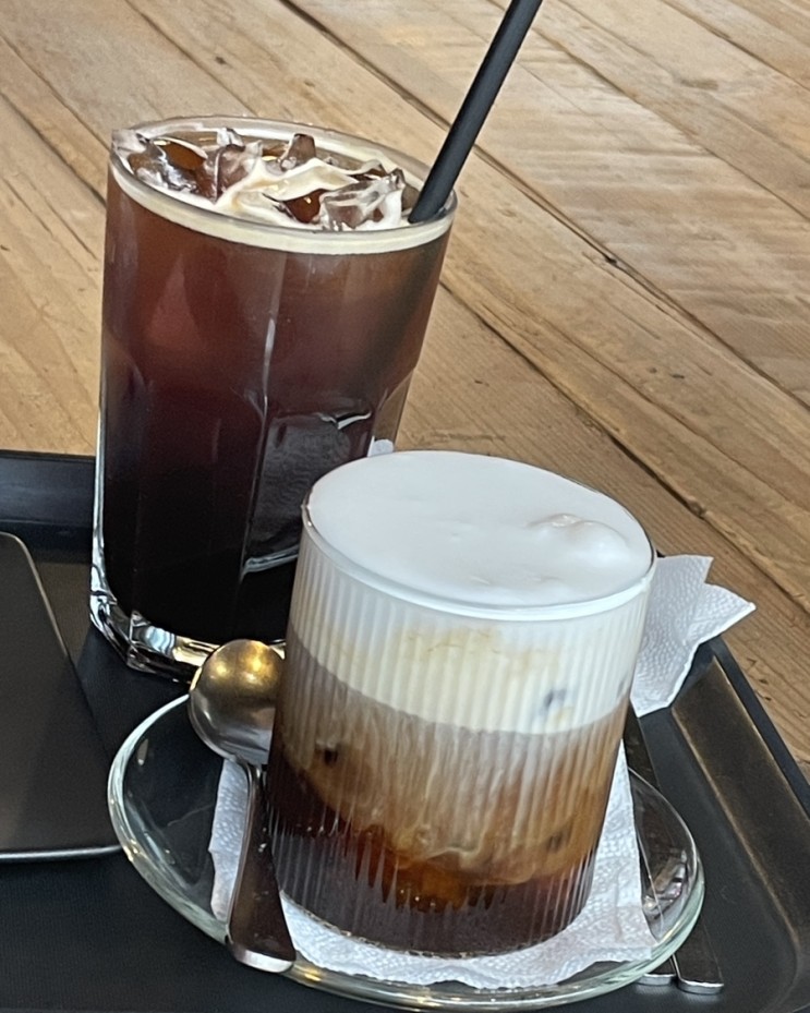 성신여대 자유로운 감성 분위기 넓은 카페 Cafe b